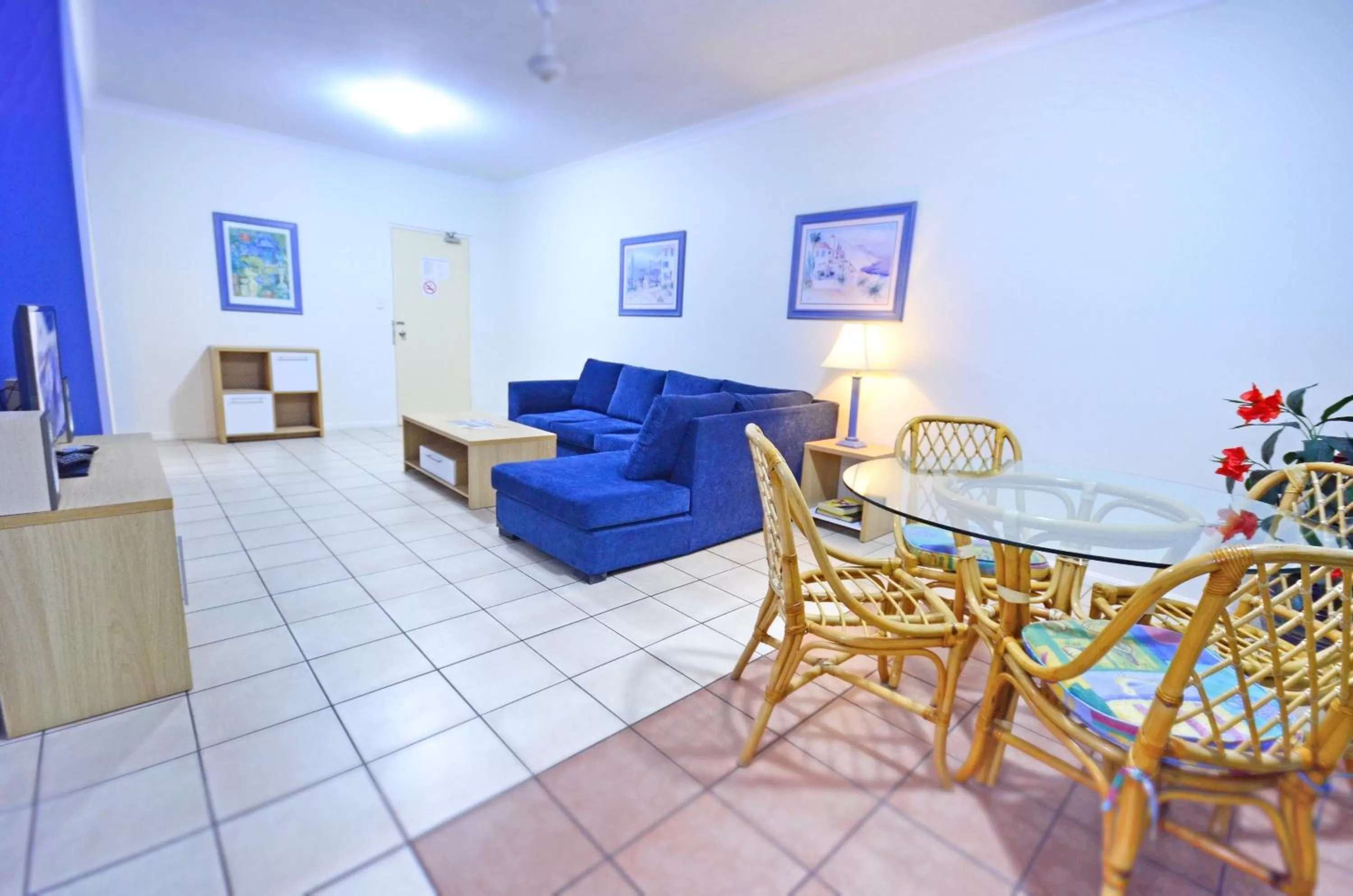 Living room in Grosvenor in Cairns