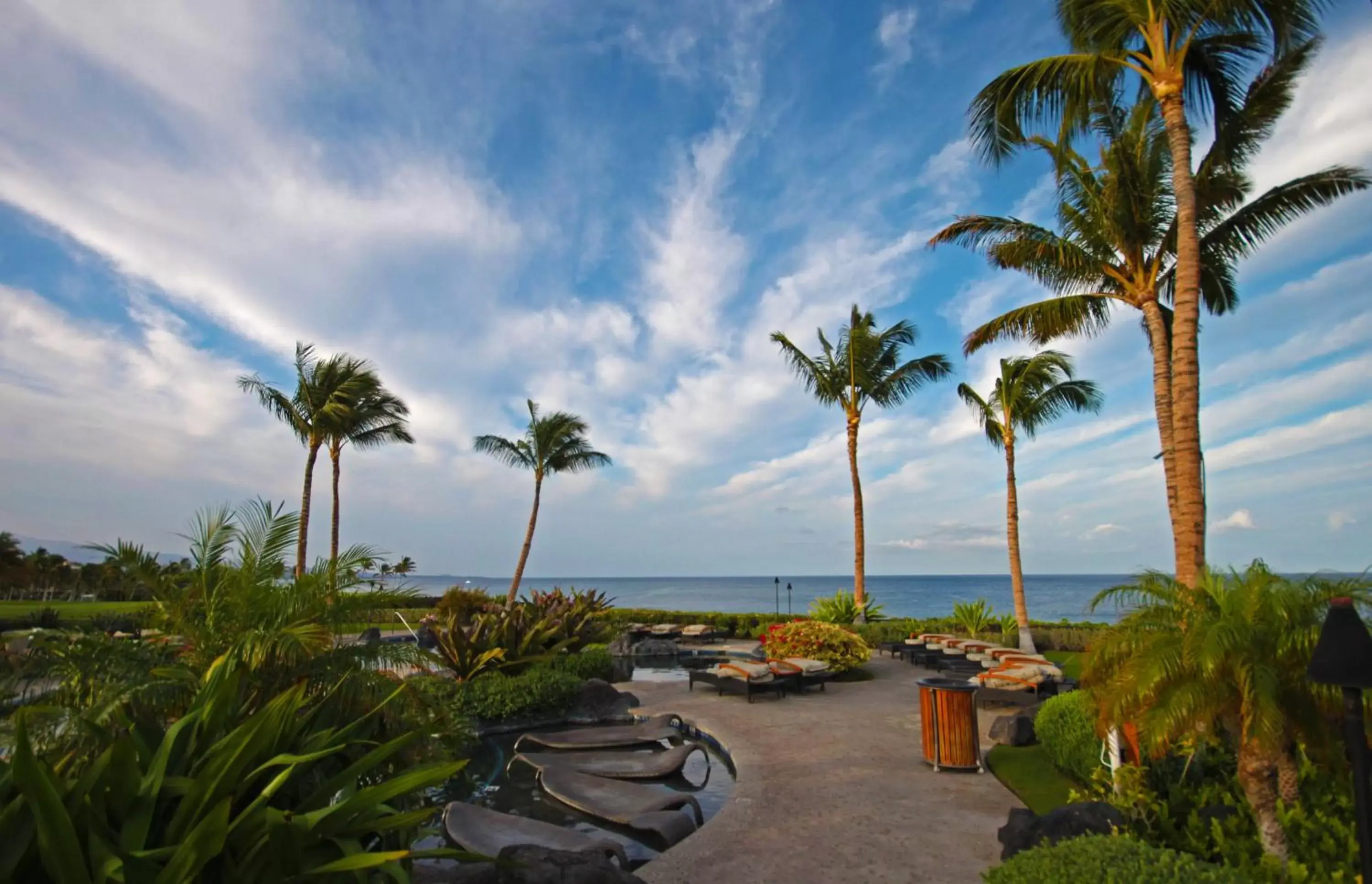 Swimming pool, View in Castle Halii Kai at Waikoloa