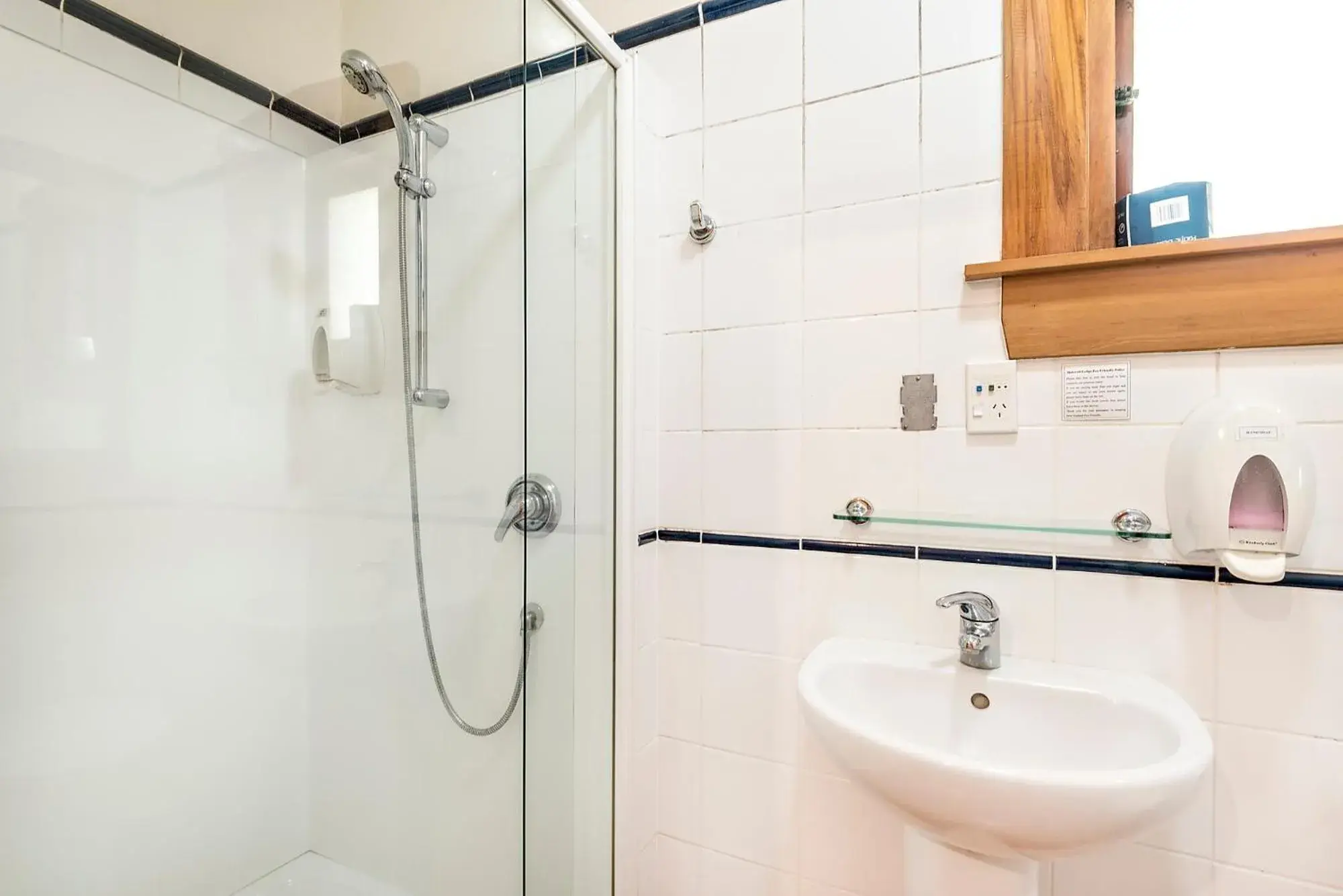 Shower, Bathroom in Halswell Lodge