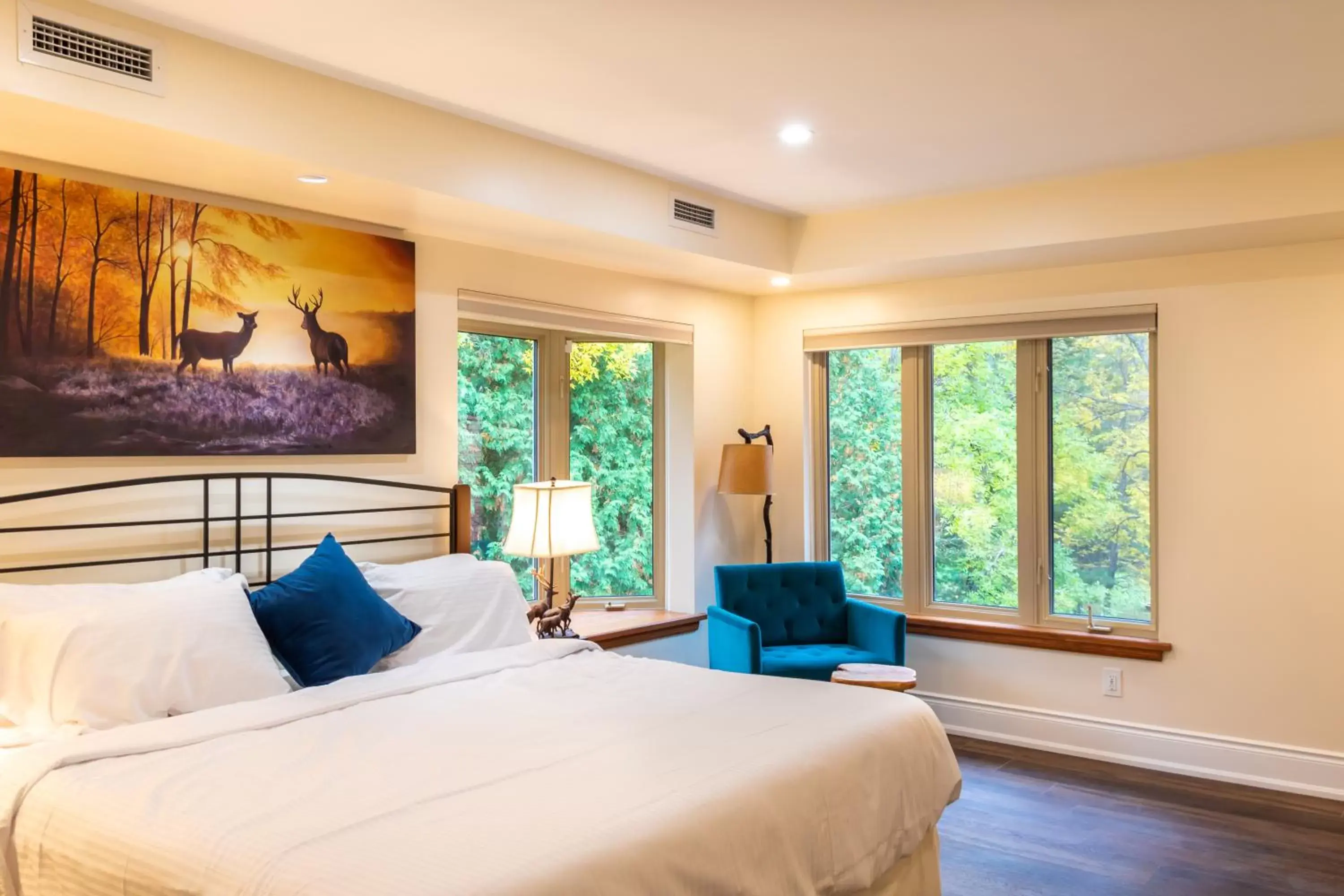 Bedroom, Bed in Fairy Bay Lakehouse