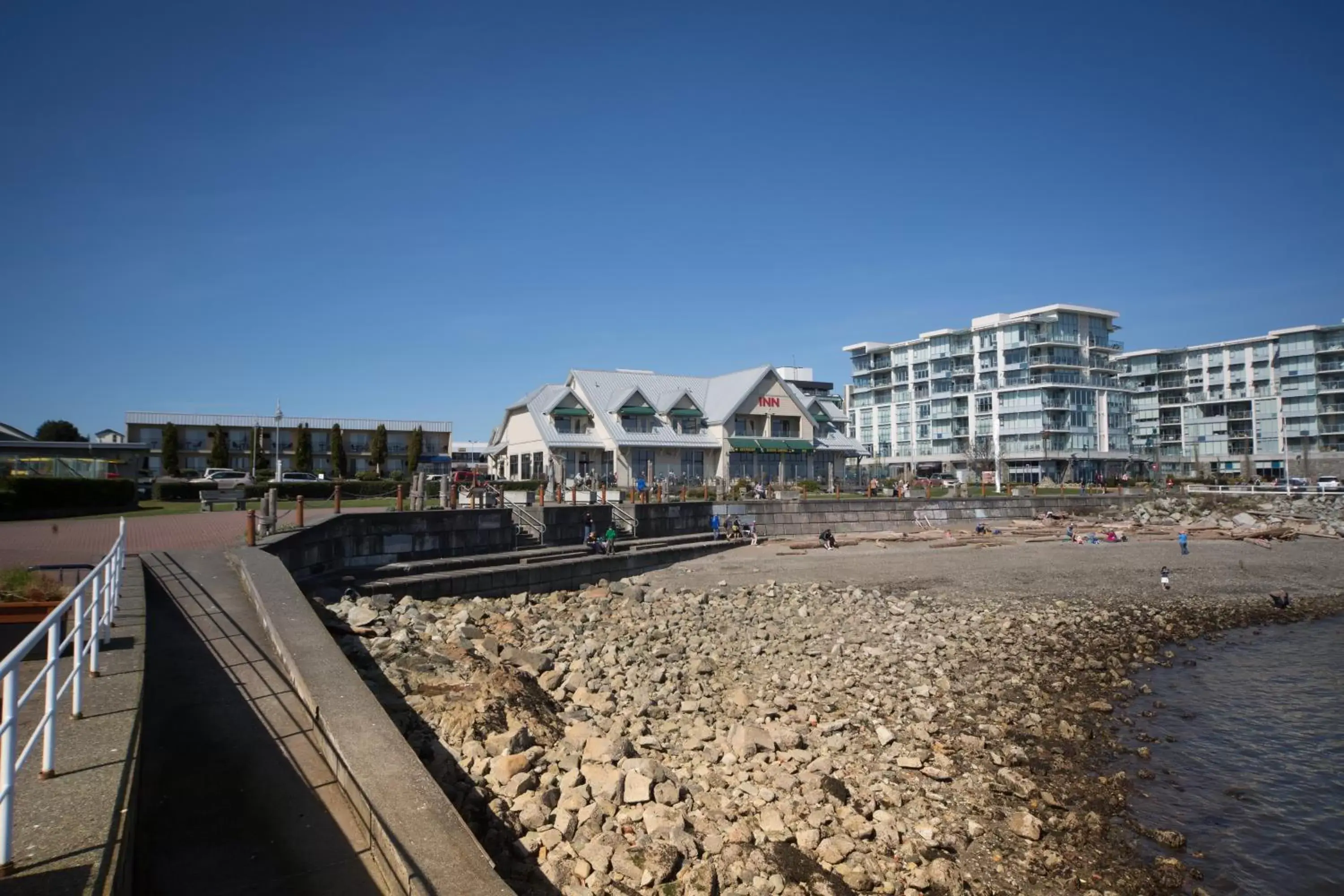 Facade/entrance in Sidney Waterfront Inn