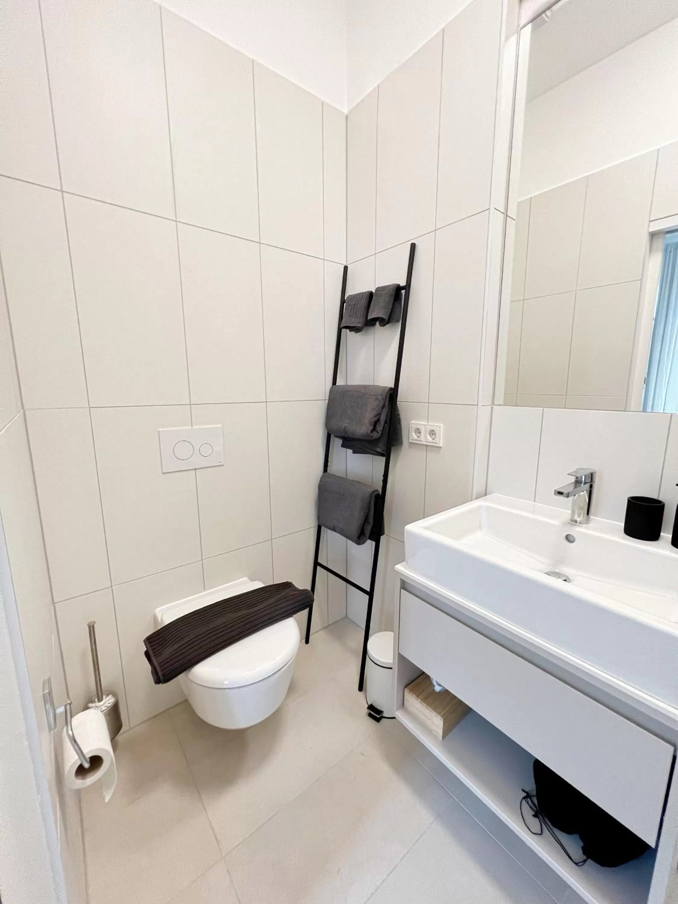 Toilet in Sissi West