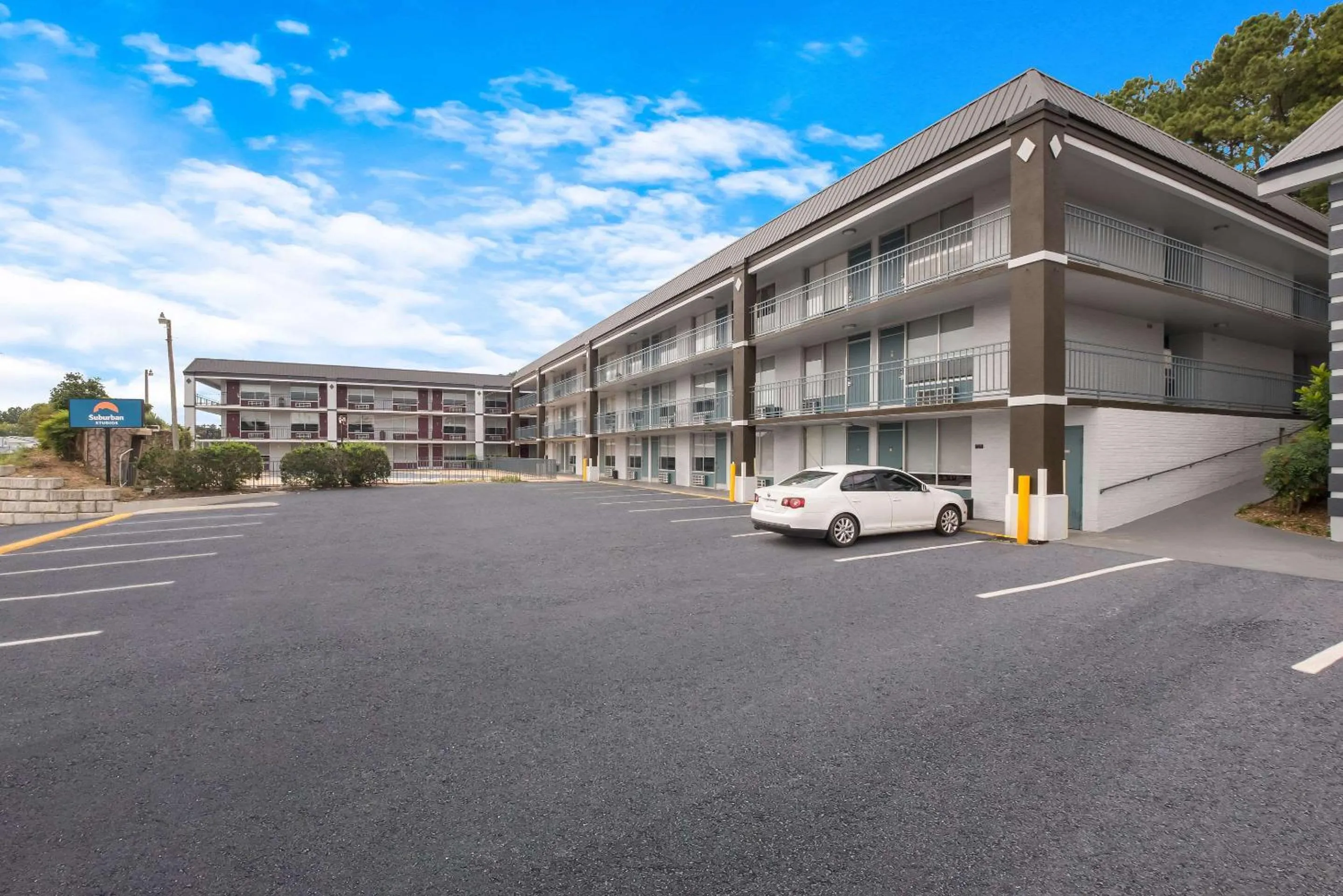 Property building in Suburban Studios Cleveland Central