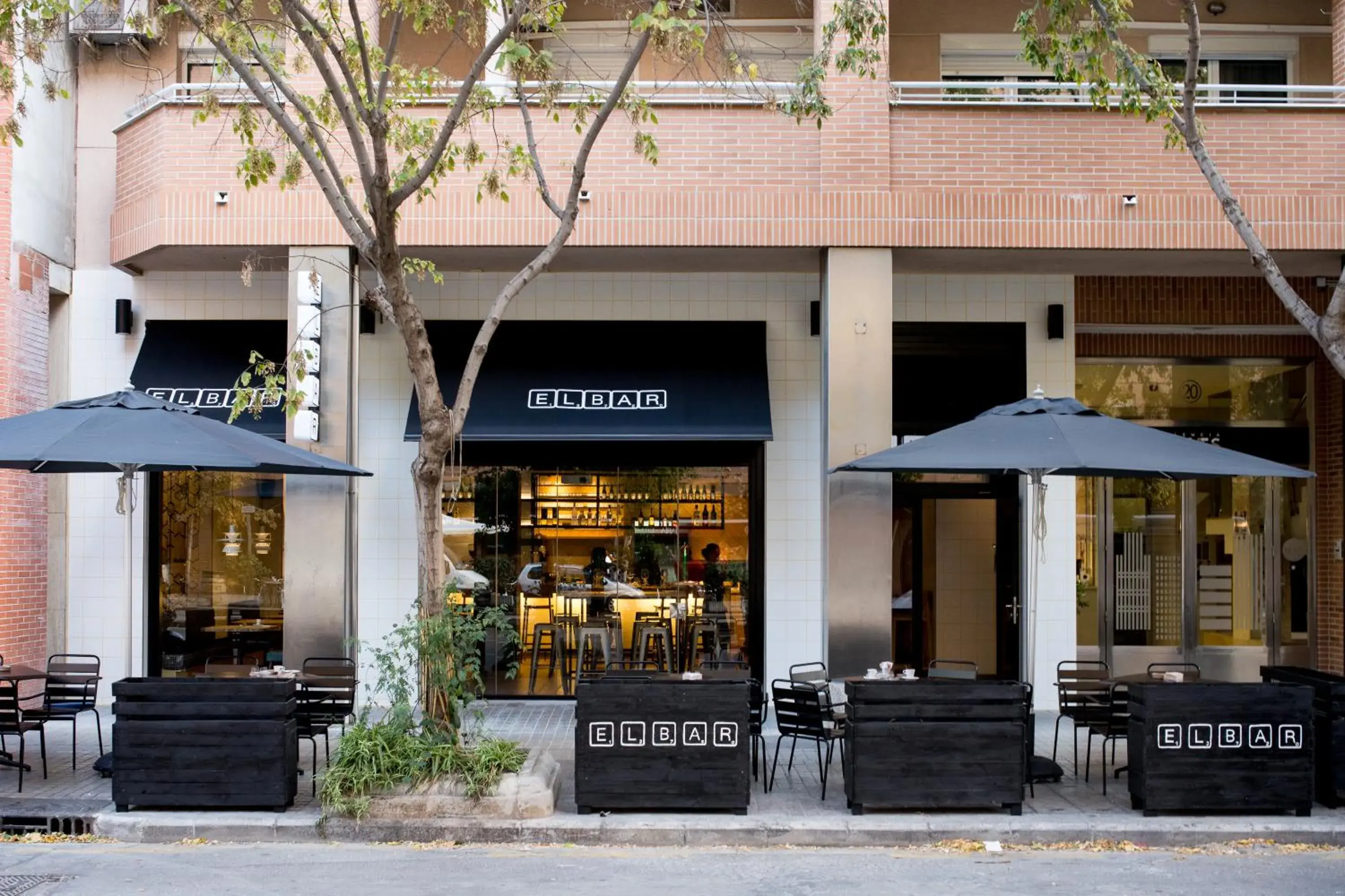 Restaurant/places to eat in Rooms Ciencias