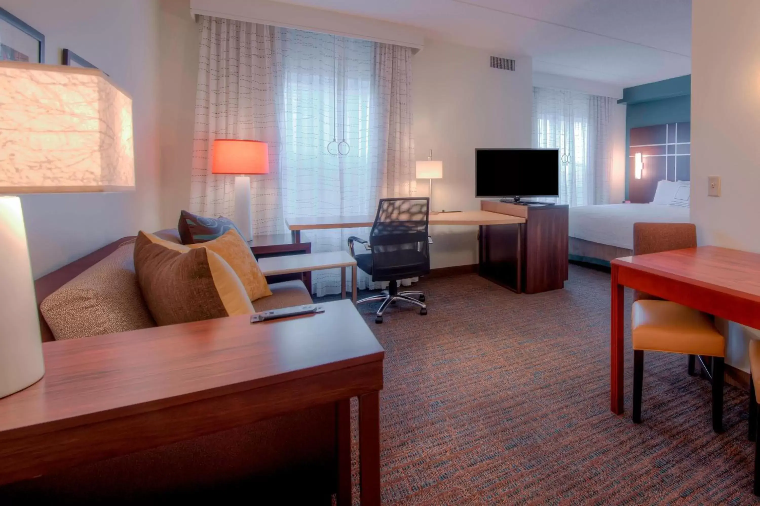 Photo of the whole room, Seating Area in Residence Inn by Marriott Raleigh Crabtree Valley