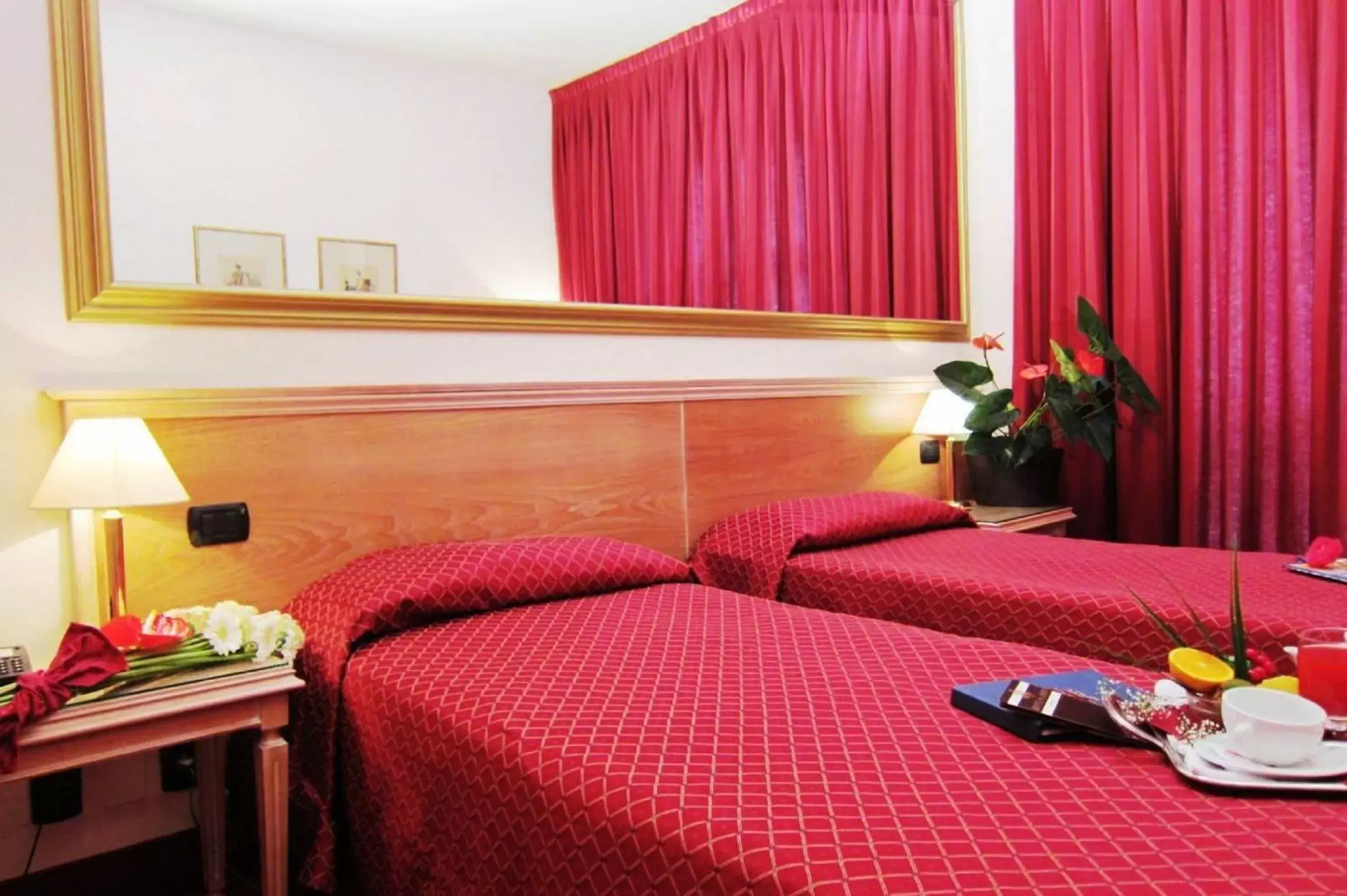 Bed in iH Hotels Milano St. John