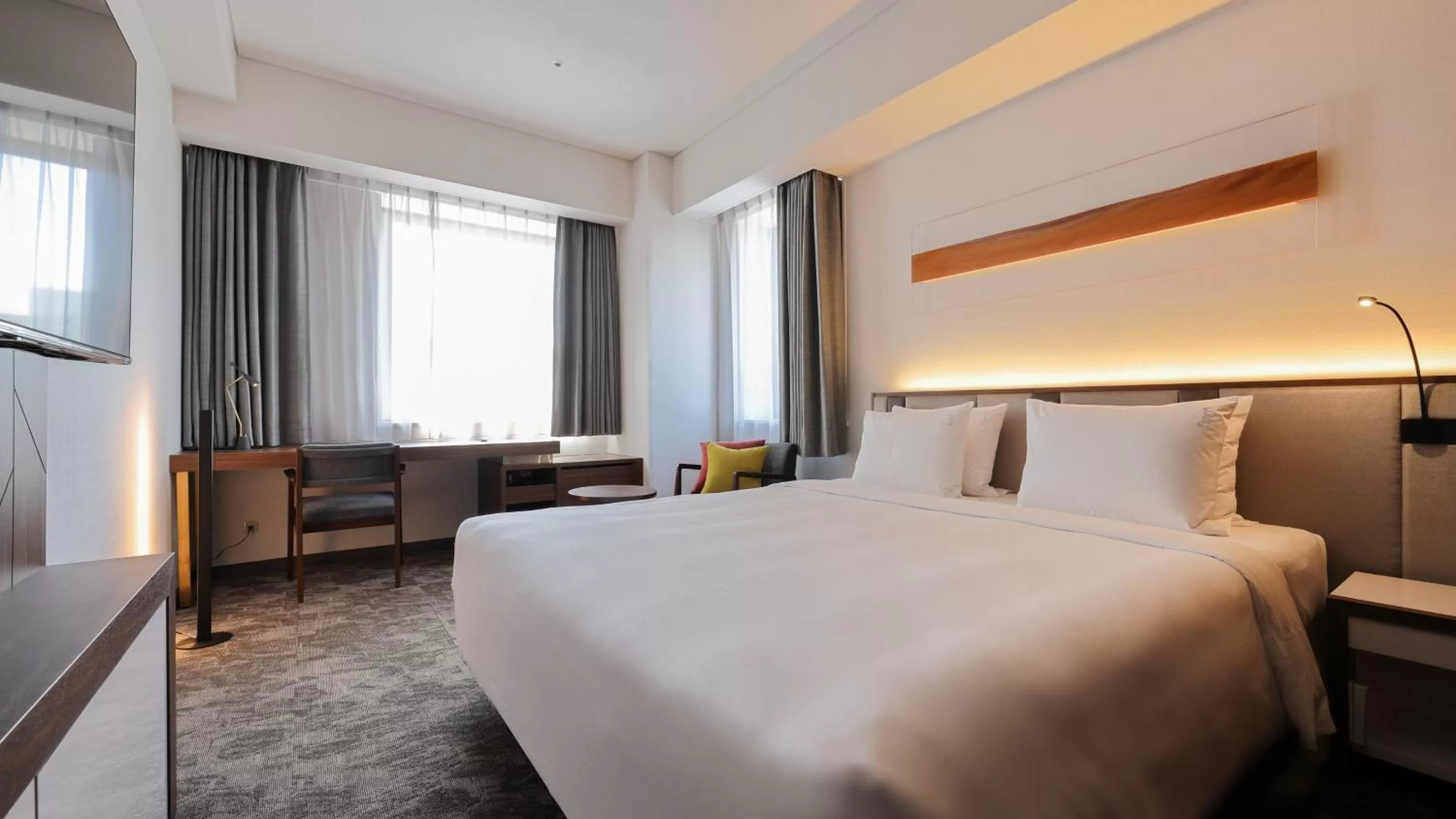 Photo of the whole room, Bed in ANA Holiday Inn Sendai by IHG