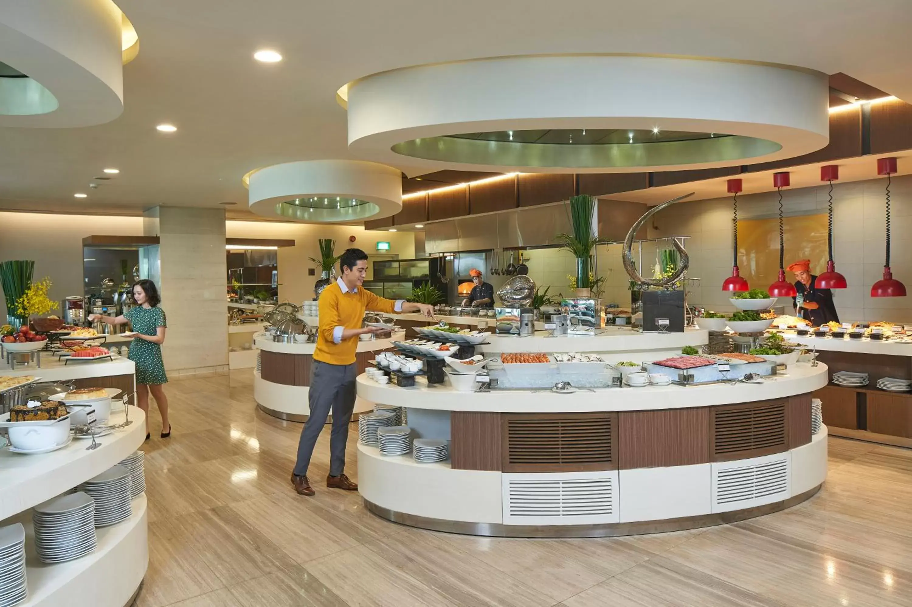 Restaurant/places to eat in Novotel Saigon Centre