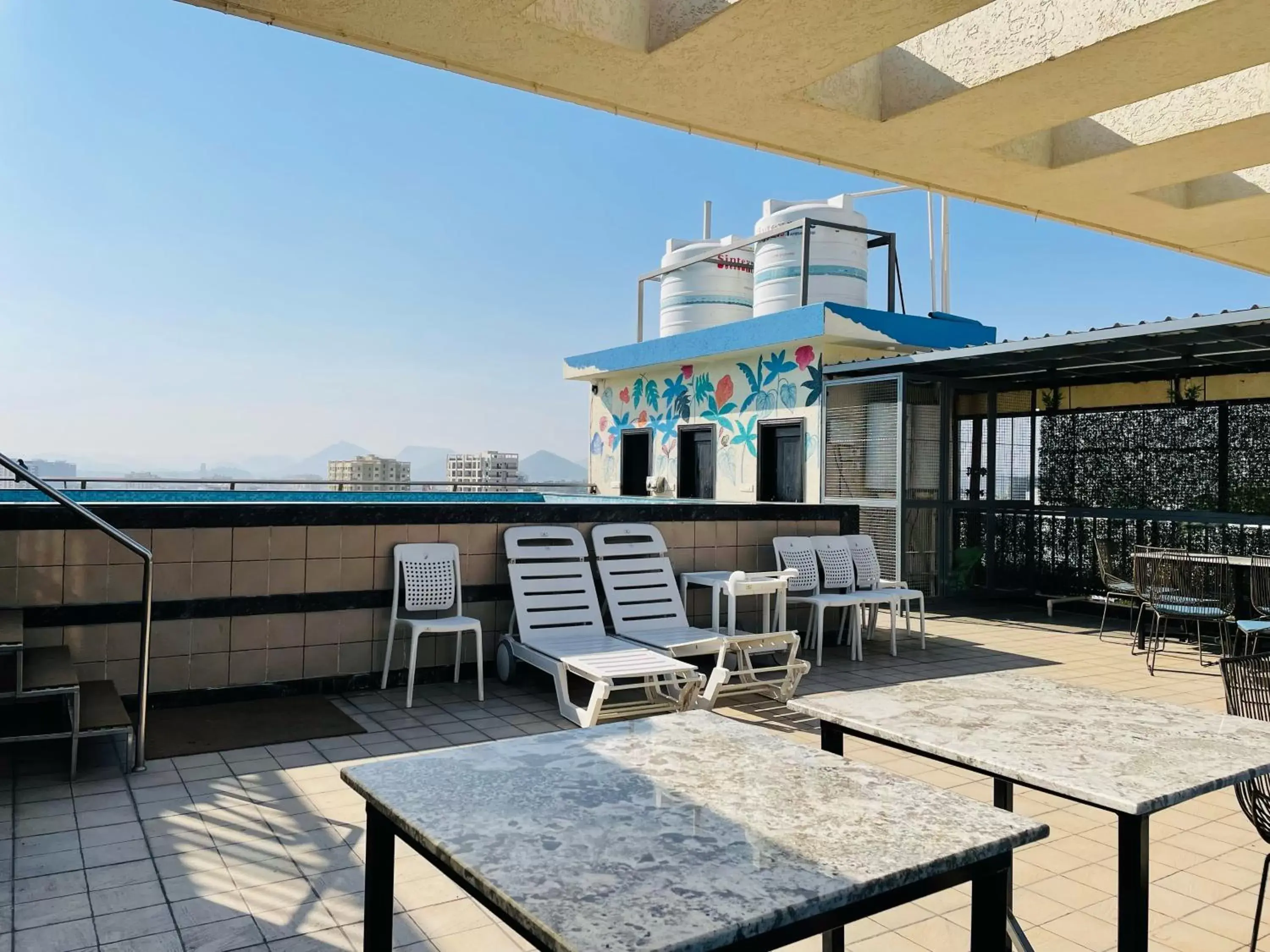 Property building in Clover Inn Property building in Clover Inn