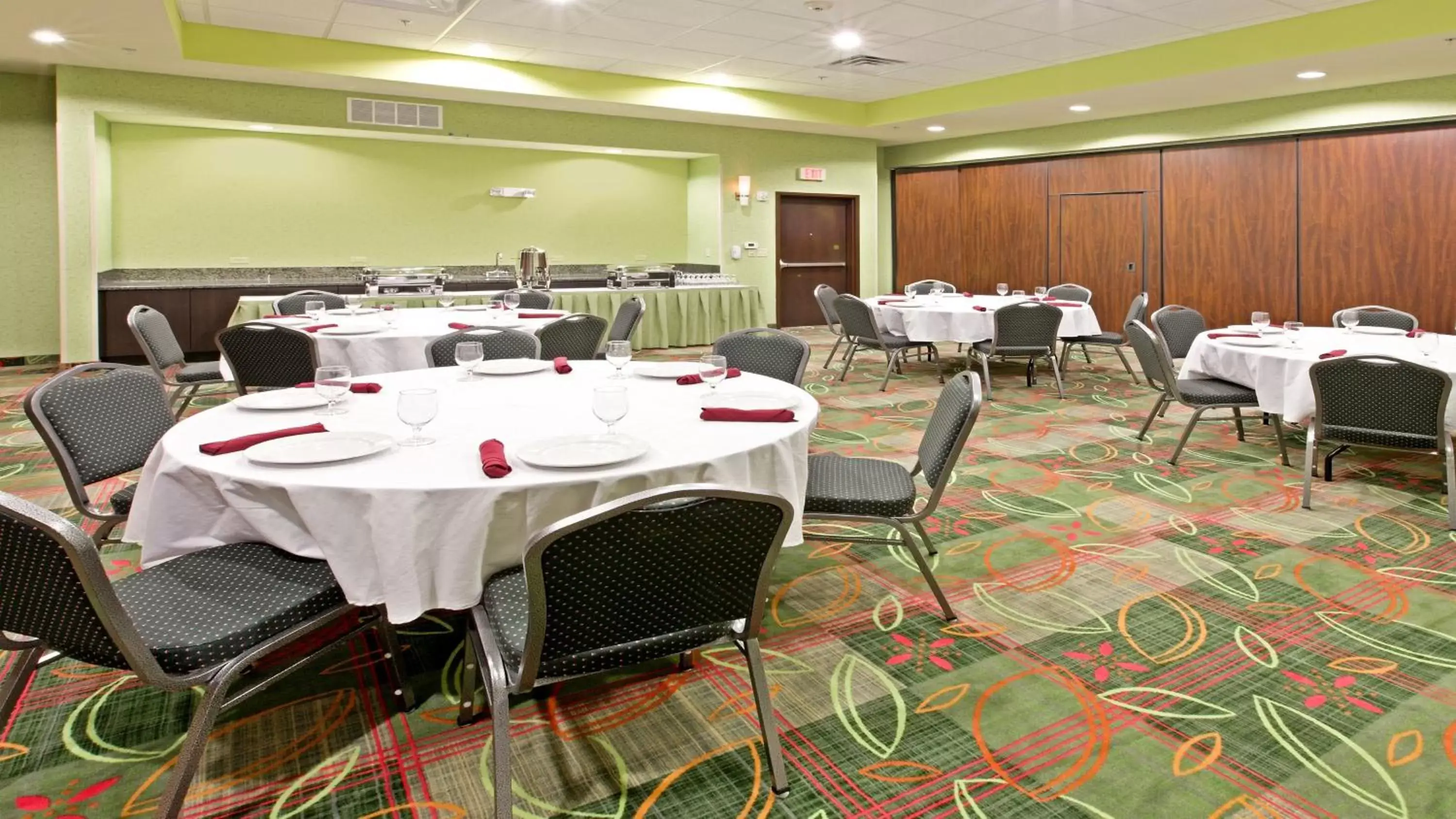 Meeting/conference room, Restaurant/Places to Eat in Holiday Inn Garland, an IHG Hotel