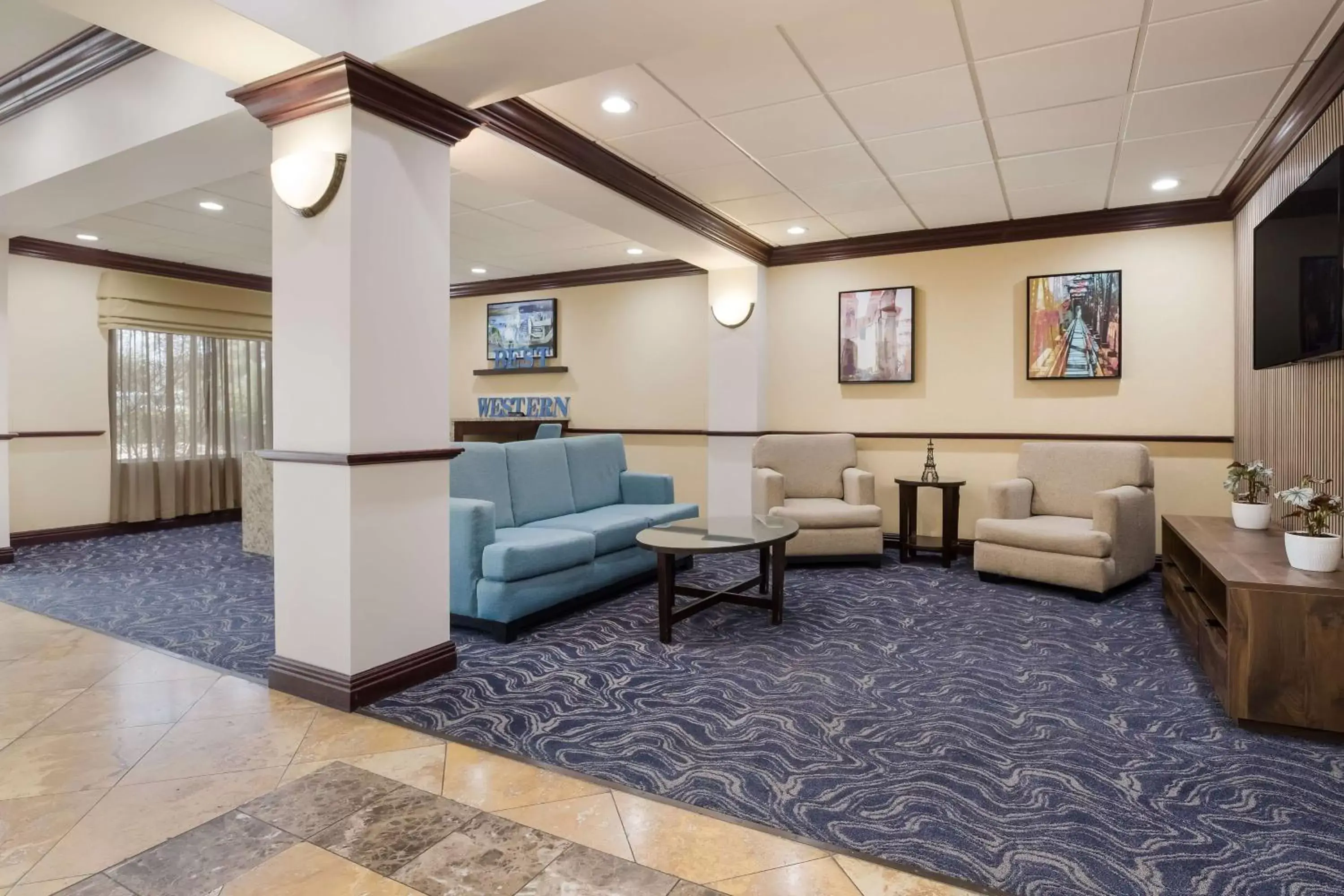 Lobby or reception, Seating Area in Best Western Coffeyville Central Business District Inn and Suites