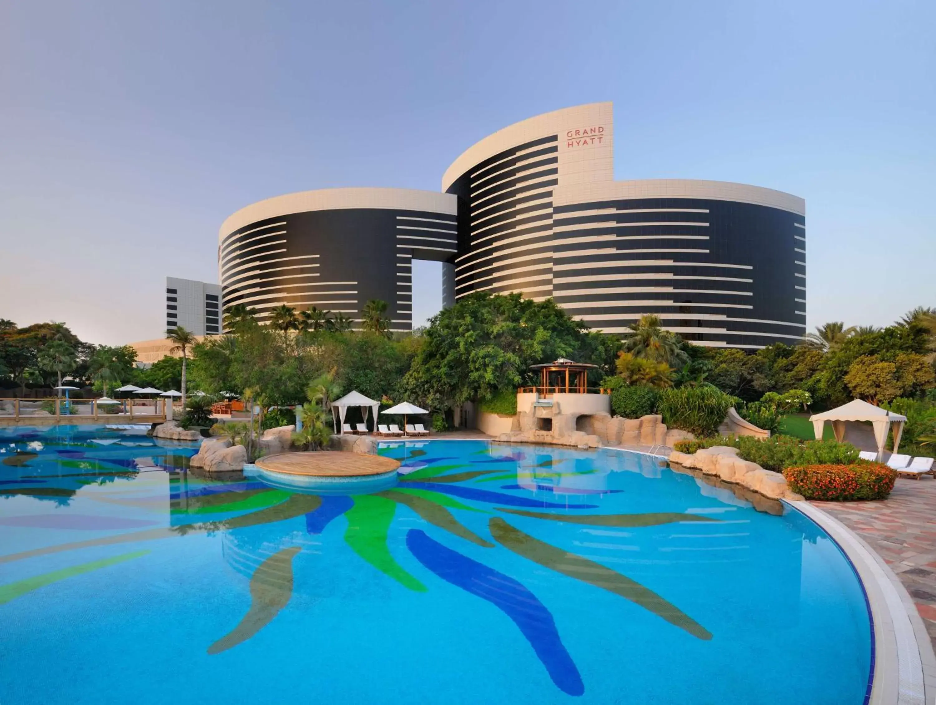 Restaurant/places to eat, Swimming Pool in Grand Hyatt Dubai