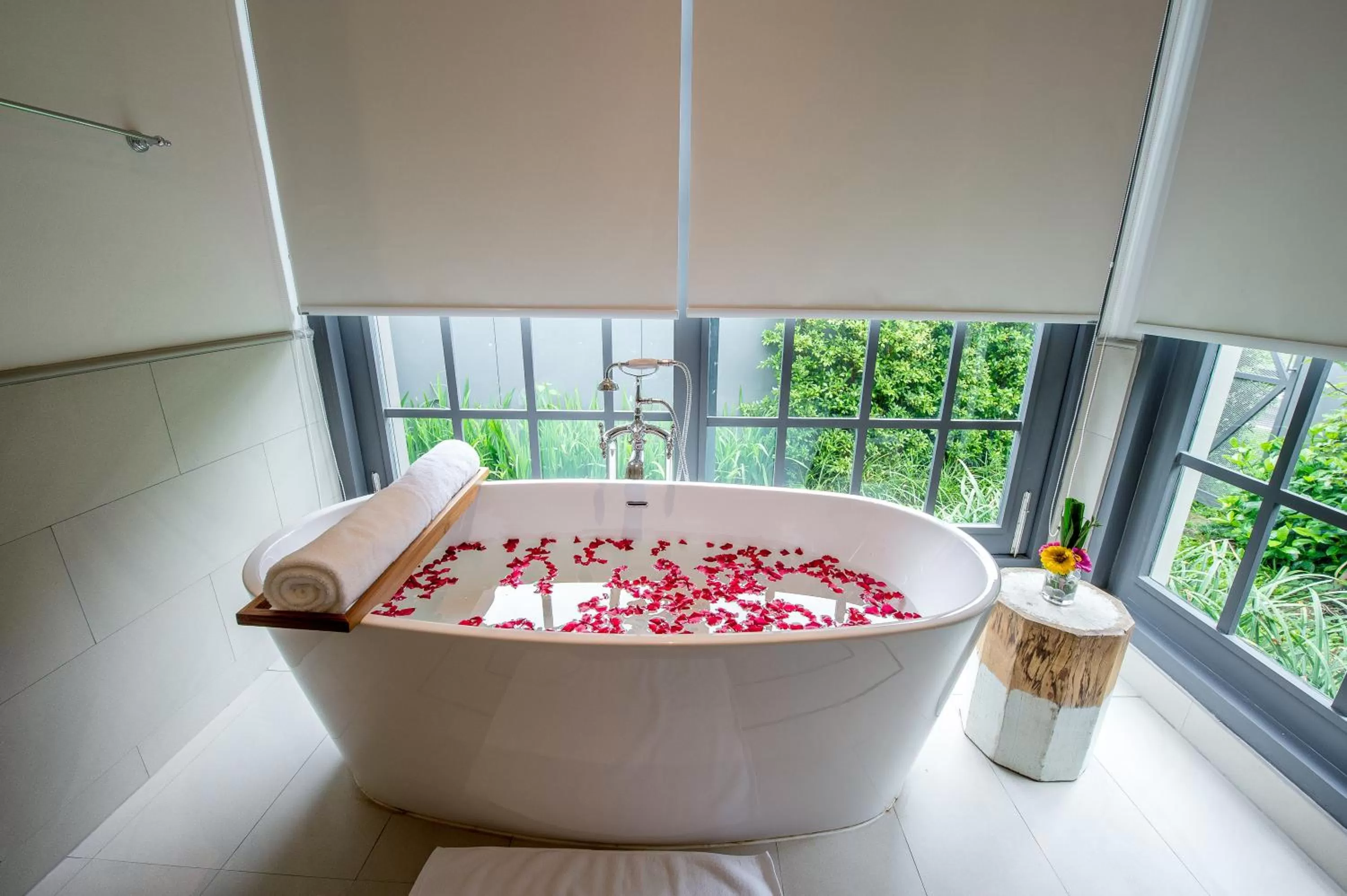 Bath in Flora Creek Chiang Mai