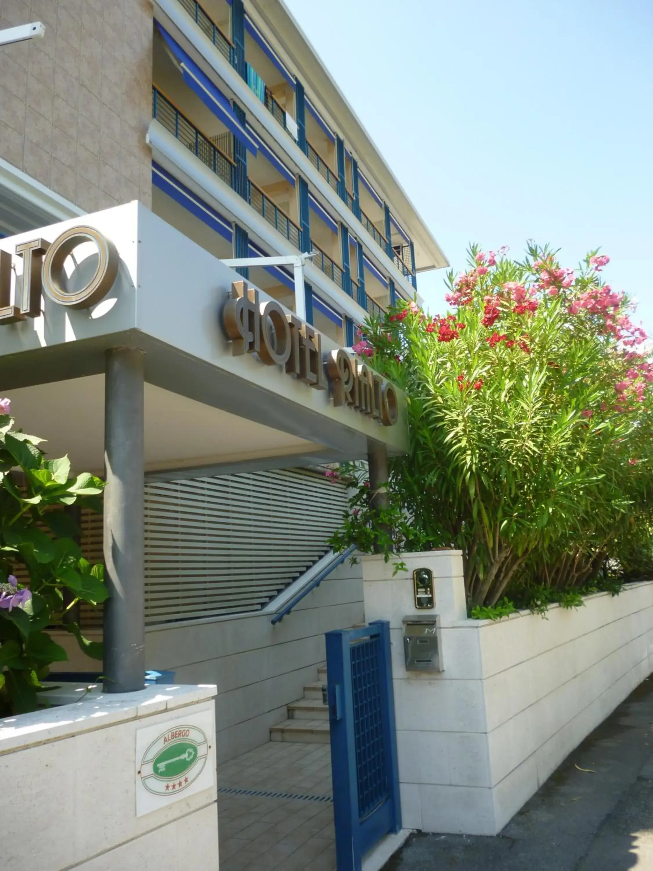 Facade/entrance in Hotel Rialto