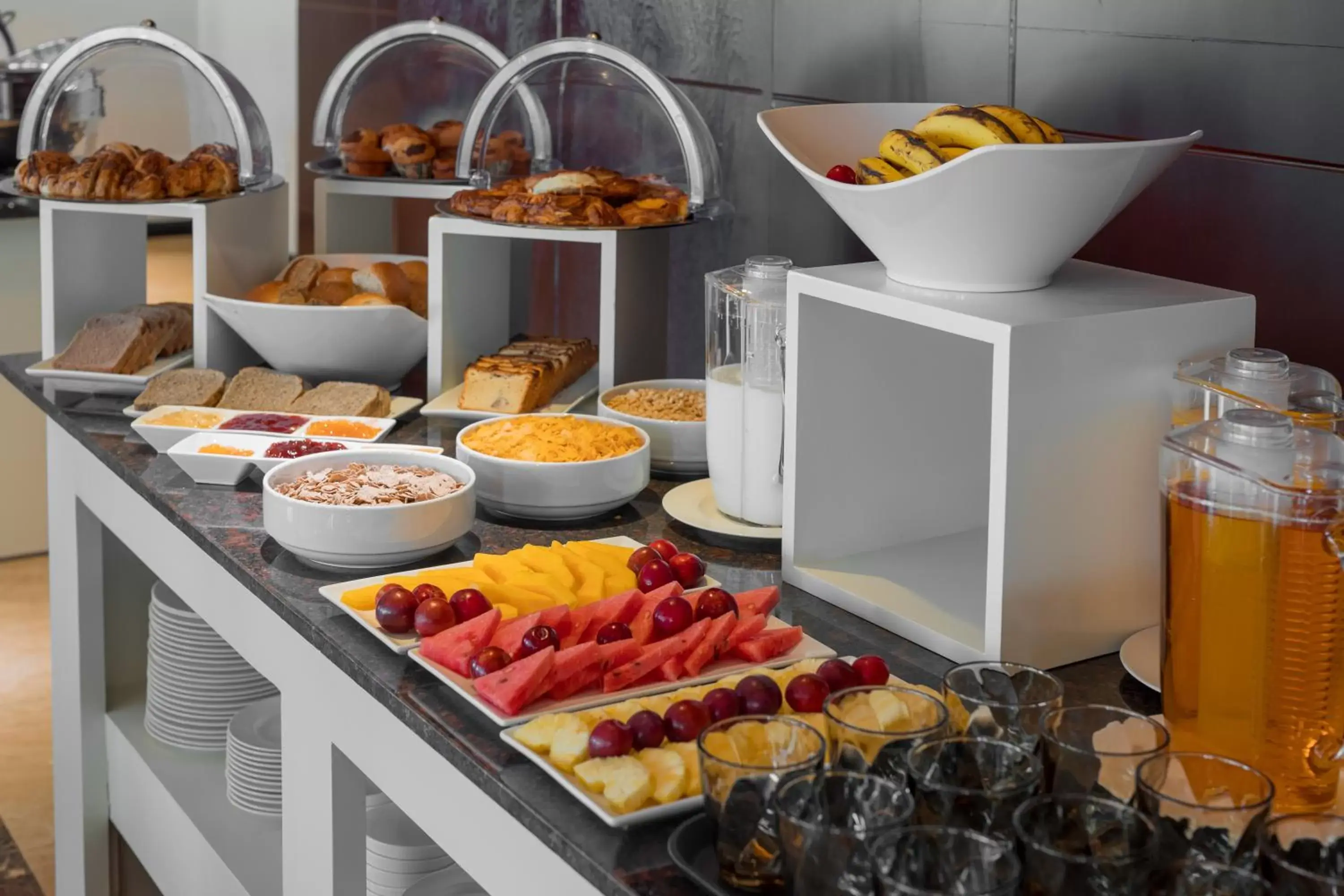 Restaurant/places to eat in Best Western Plus Pearl Addis Restaurant/places to eat in Best Western Plus Pearl Addis