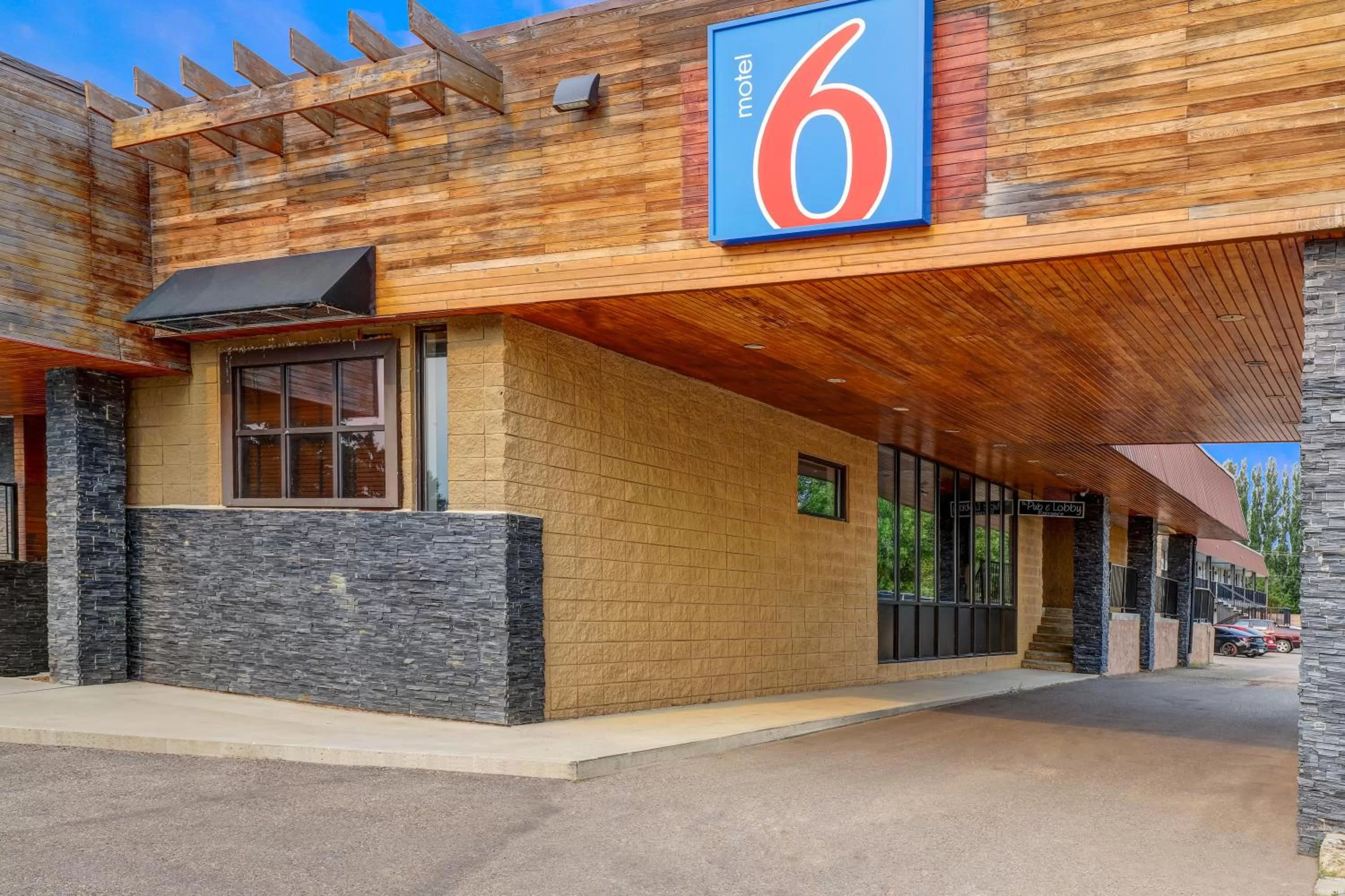 Property building in Motel 6 Brooks AB