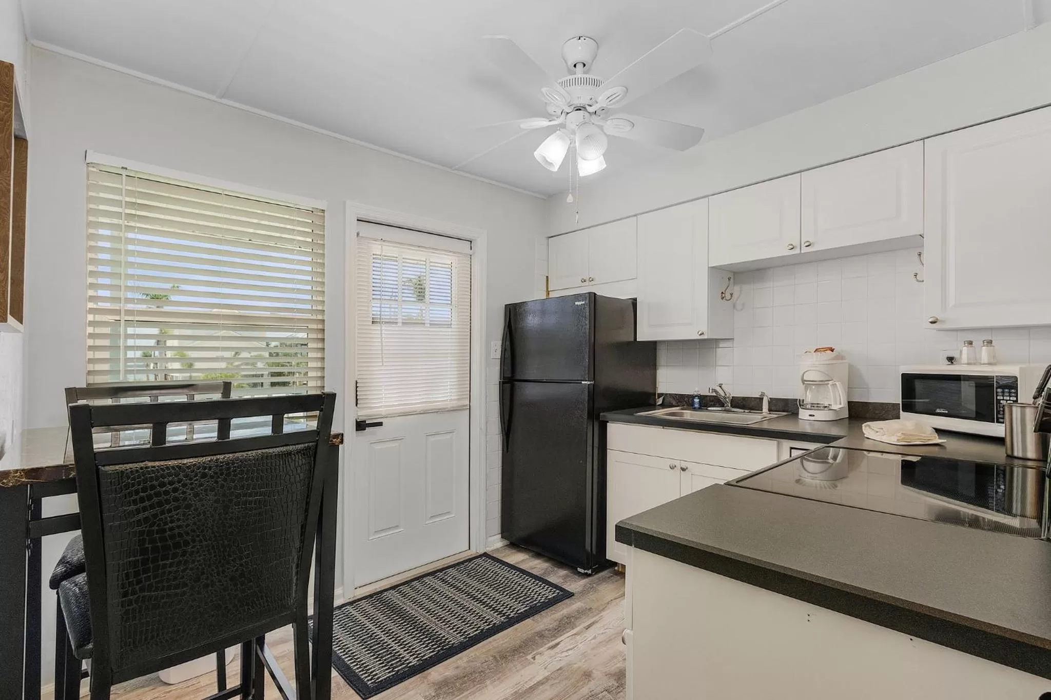 Kitchen or kitchenette in Matlacha on Shoreview