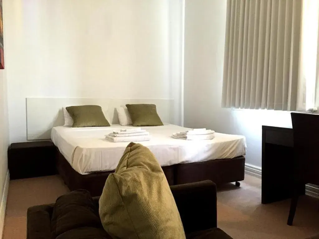 Bedroom, Bed in Akara Perth