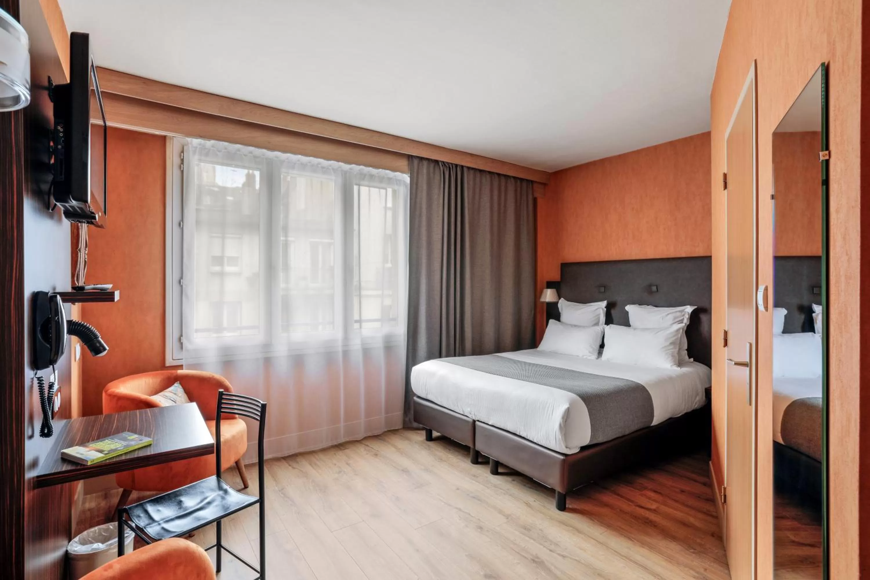 Photo of the whole room, Bed in Urban Style hotel de l'Europe