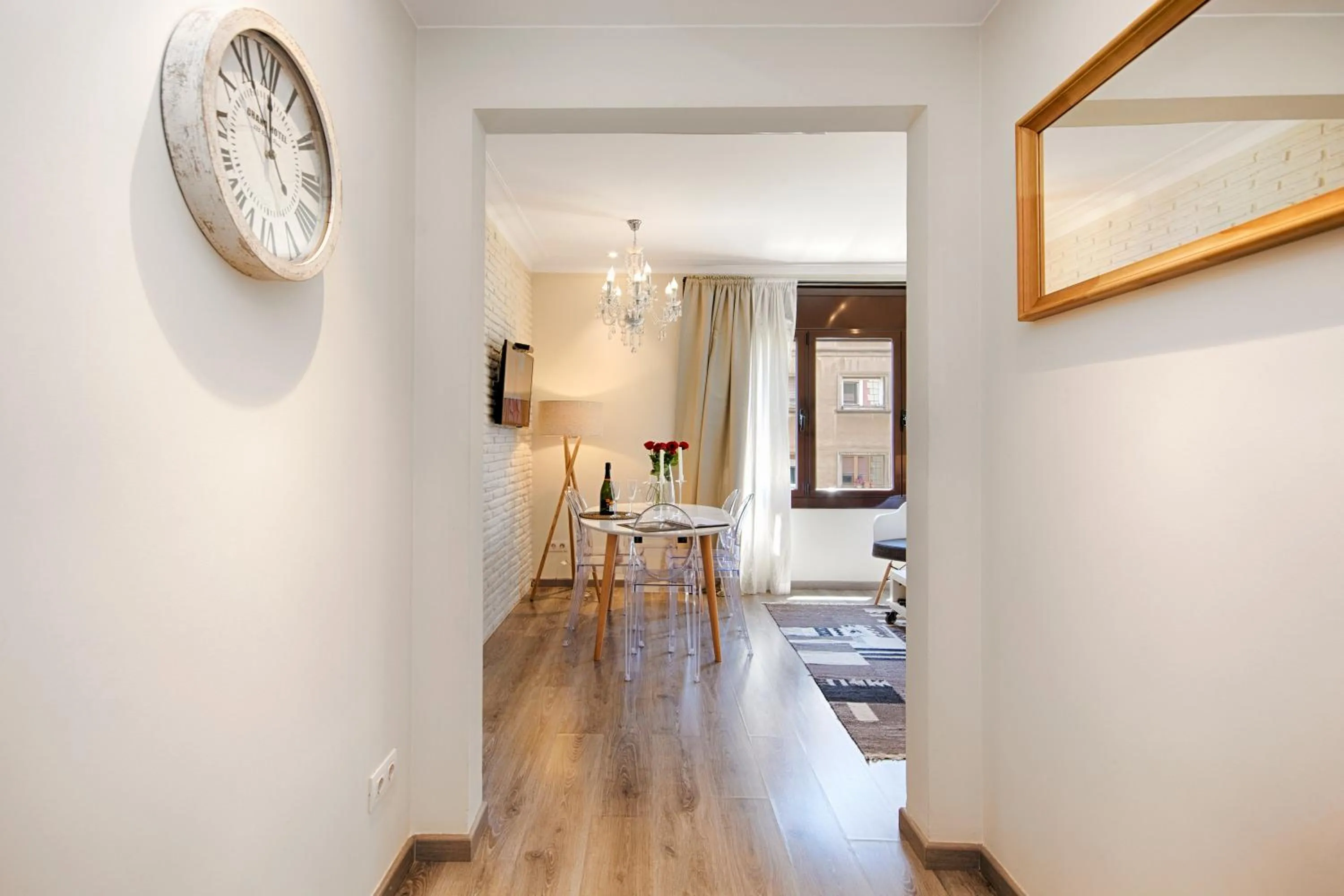 TV and multimedia in Eixample Building Apartments by Mercedes Heritage