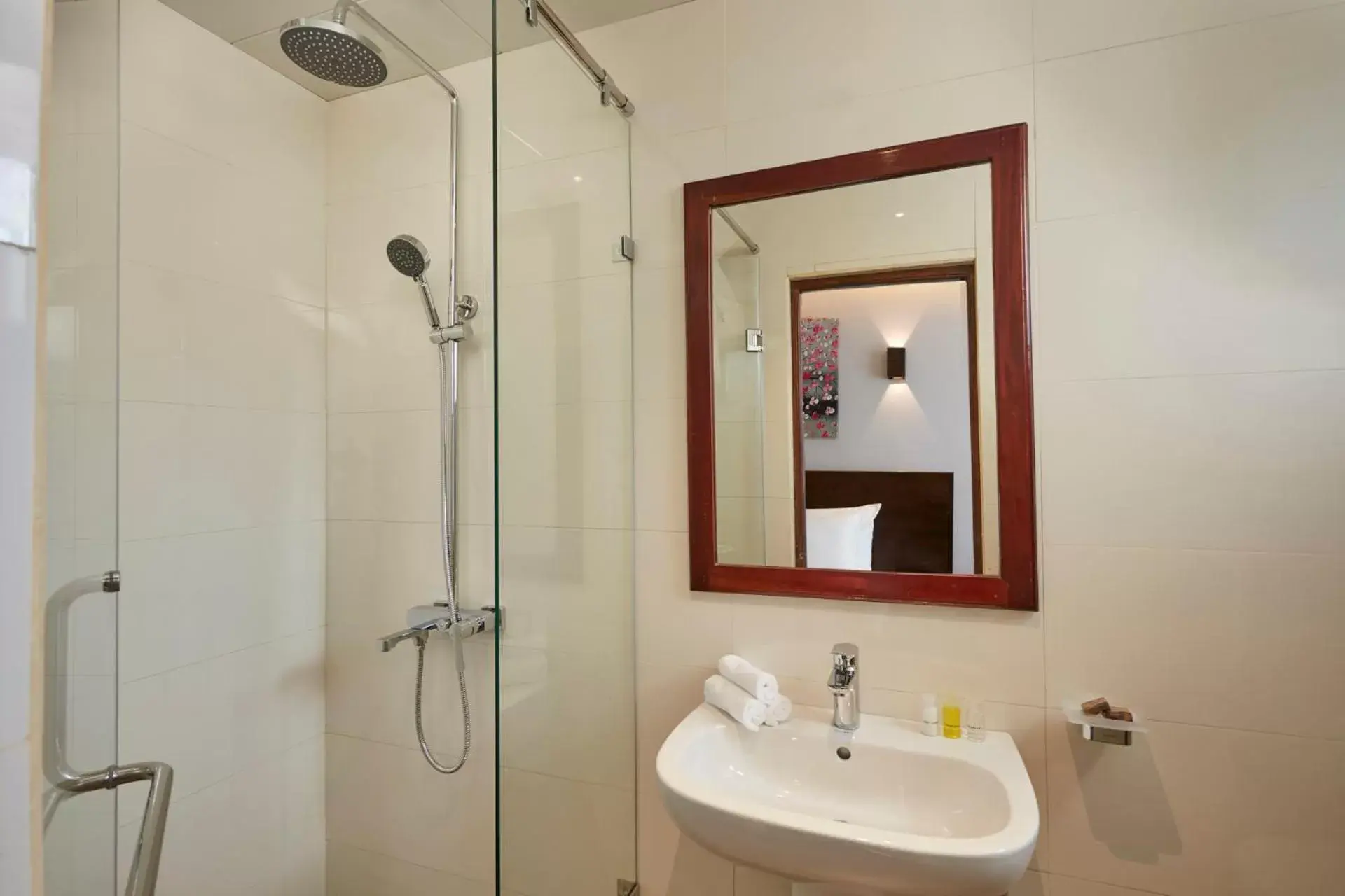 Bathroom in Galway Heights Hotel