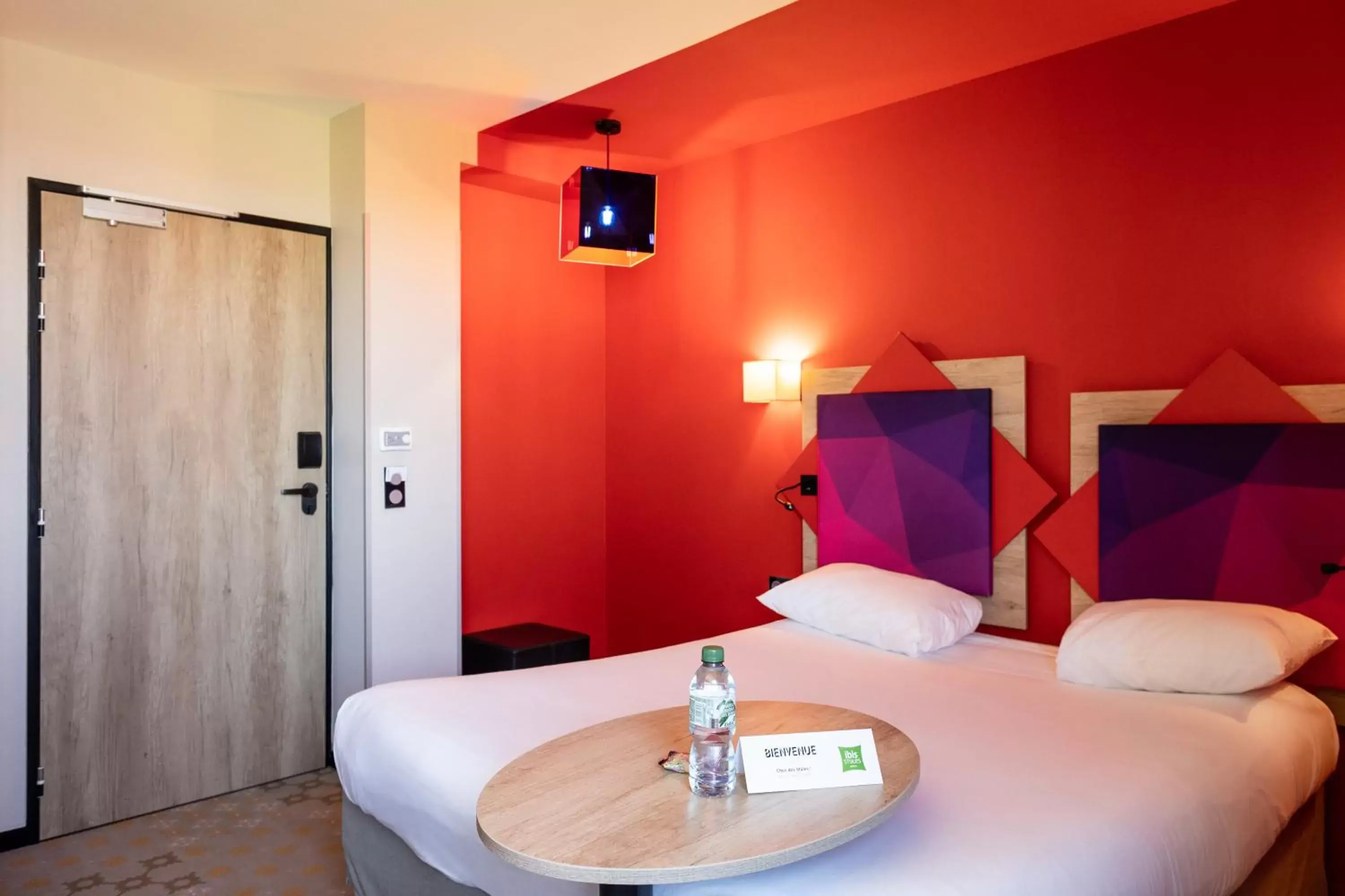 Photo of the whole room, Bed in ibis styles Albi Centre Le Theatro