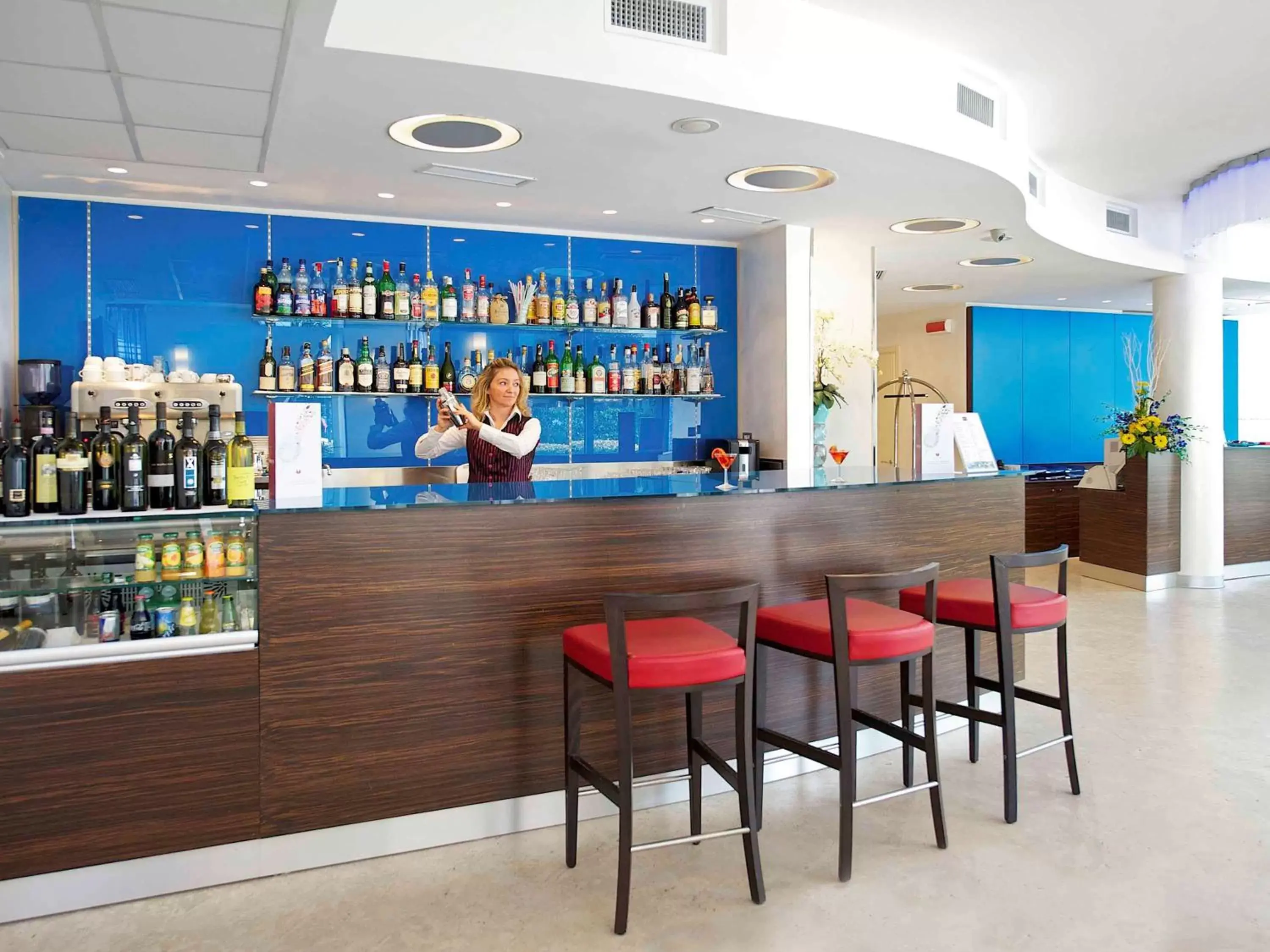 Lounge or bar, Lounge/Bar in Mercure Rimini Lungomare