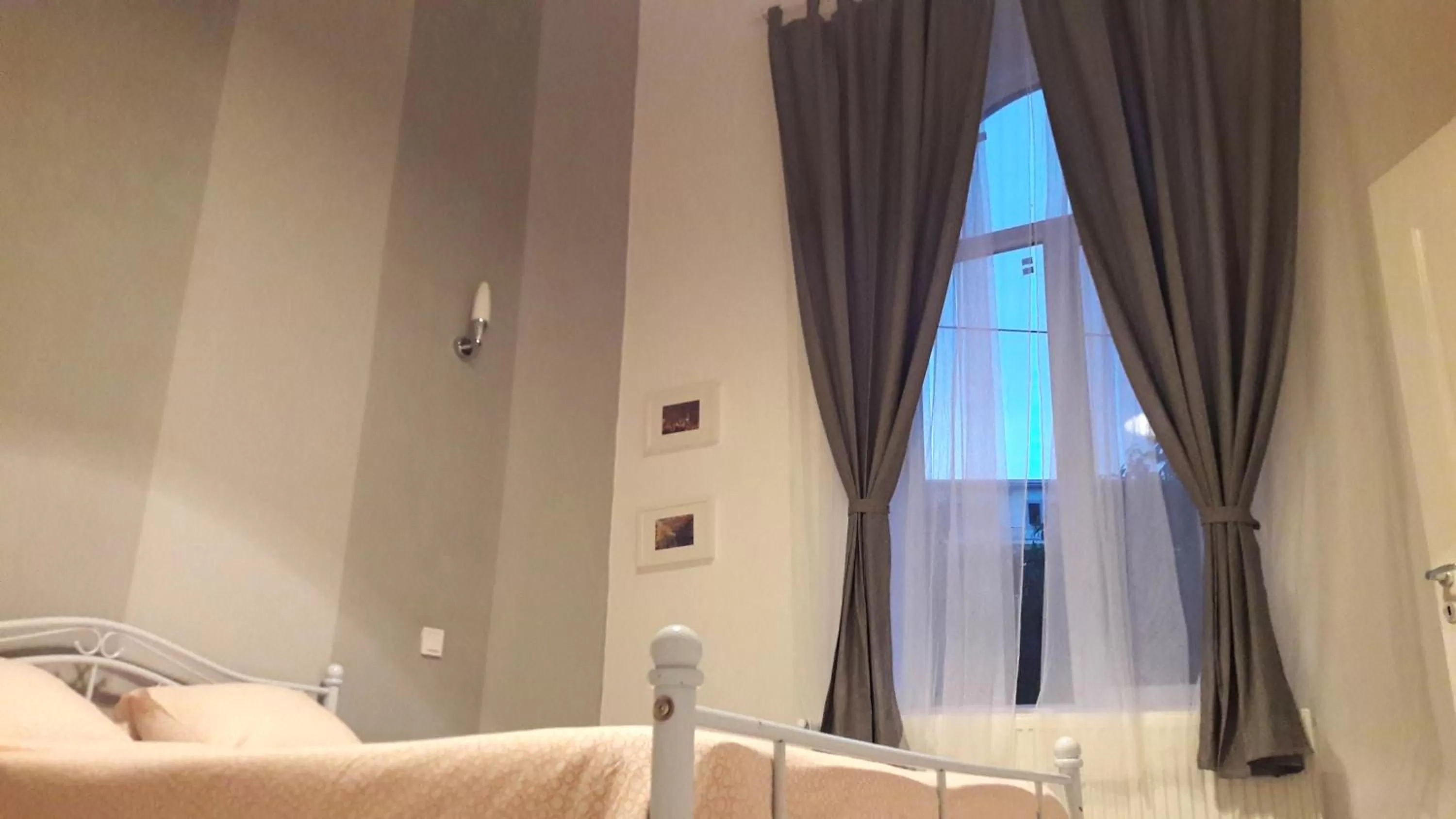 Bed in The Floor Piata Unirii