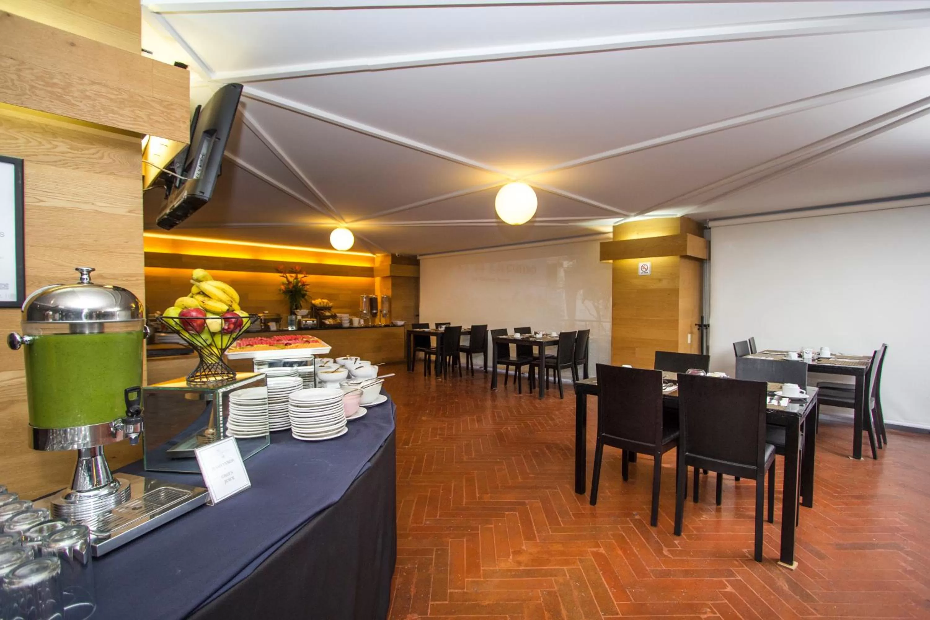 Restaurant/places to eat in Hotel El Ejecutivo by Reforma Avenue