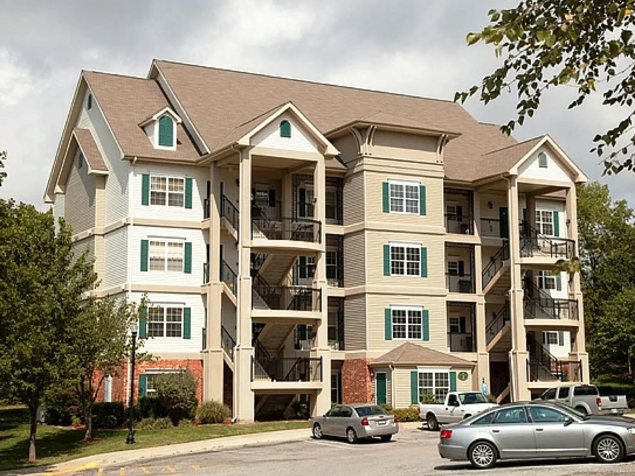 Property Building in French Quarter Resort