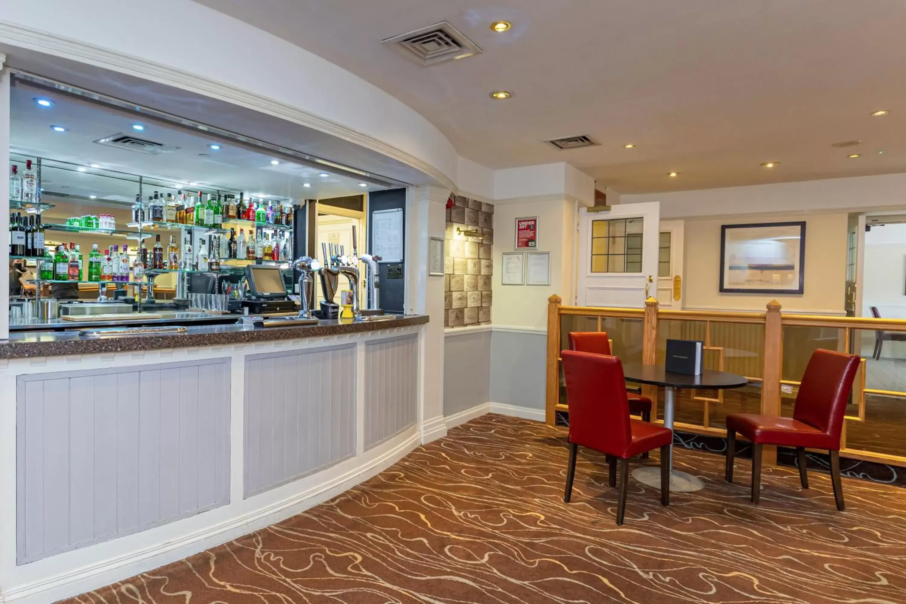 Lounge or bar in Mercure Tunbridge Wells Hotel