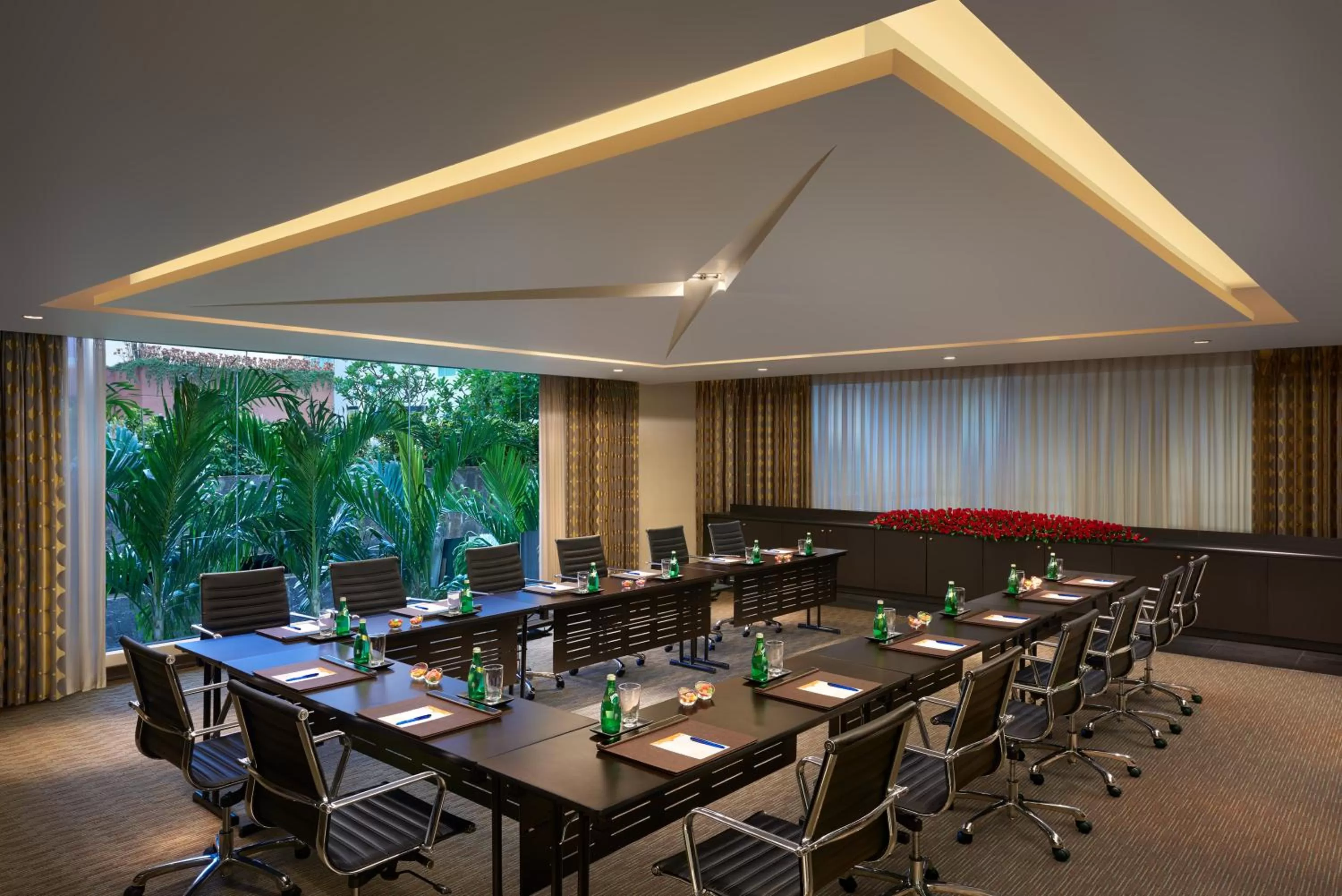 Business facilities in Cinnamon Grand Colombo
