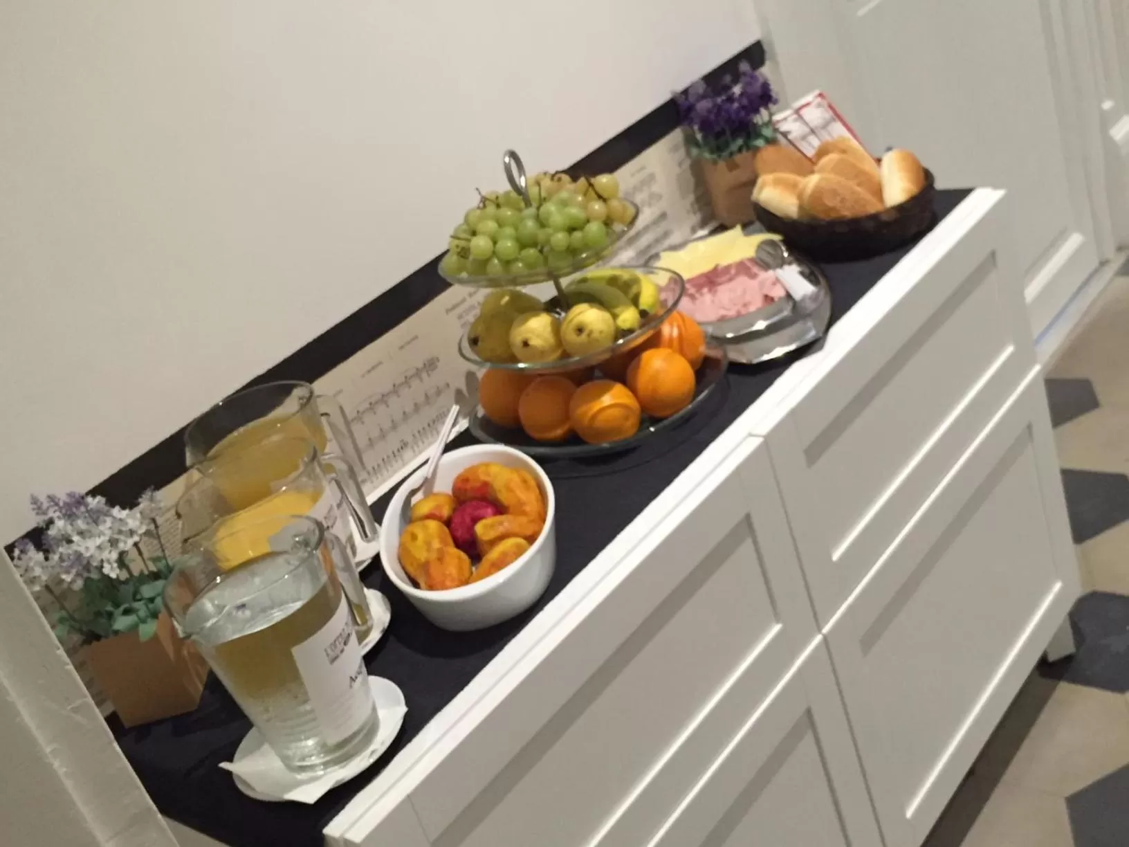 Breakfast in L'Opera Buffa