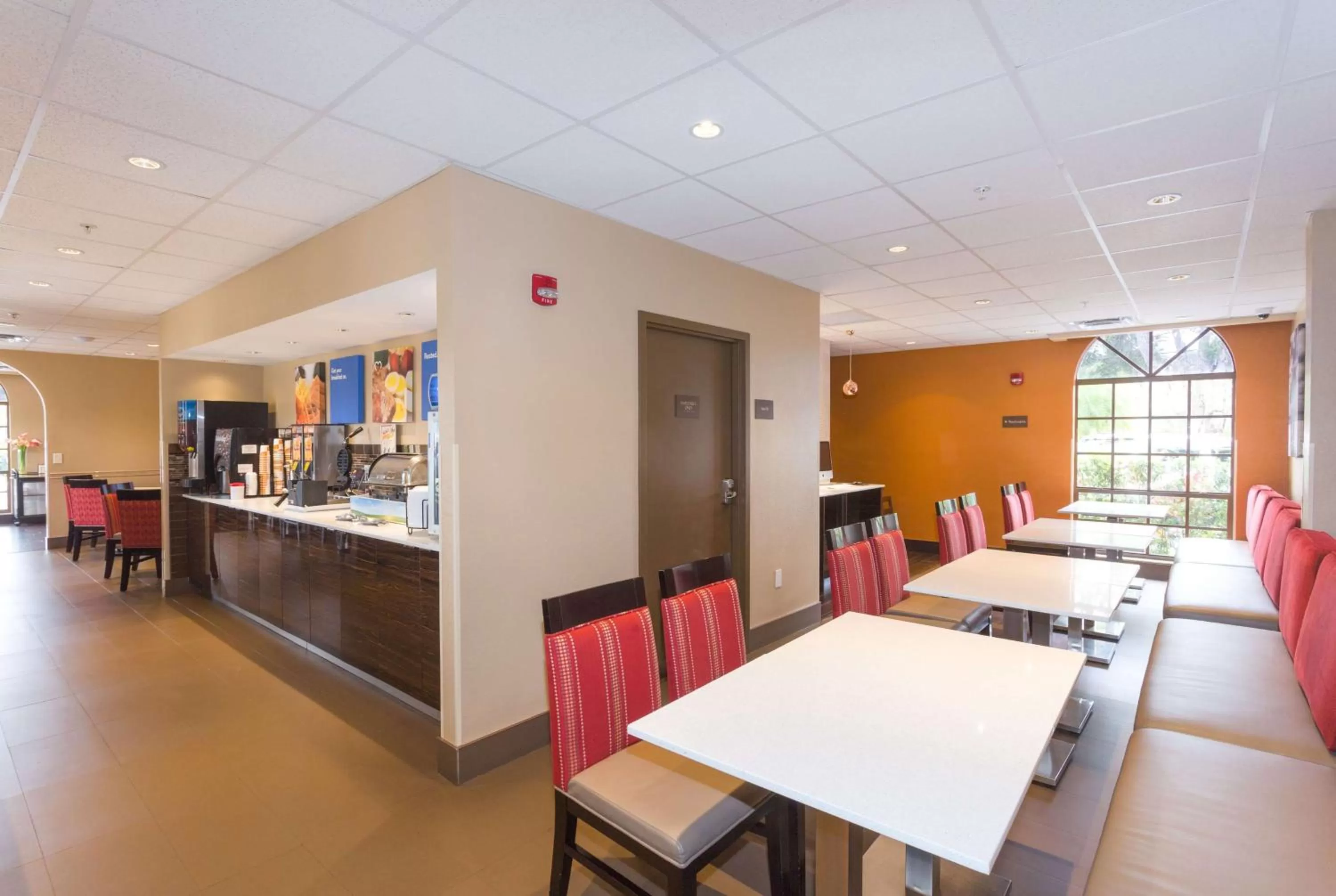 Restaurant/places to eat in Baymont by Wyndham Bonita Springs