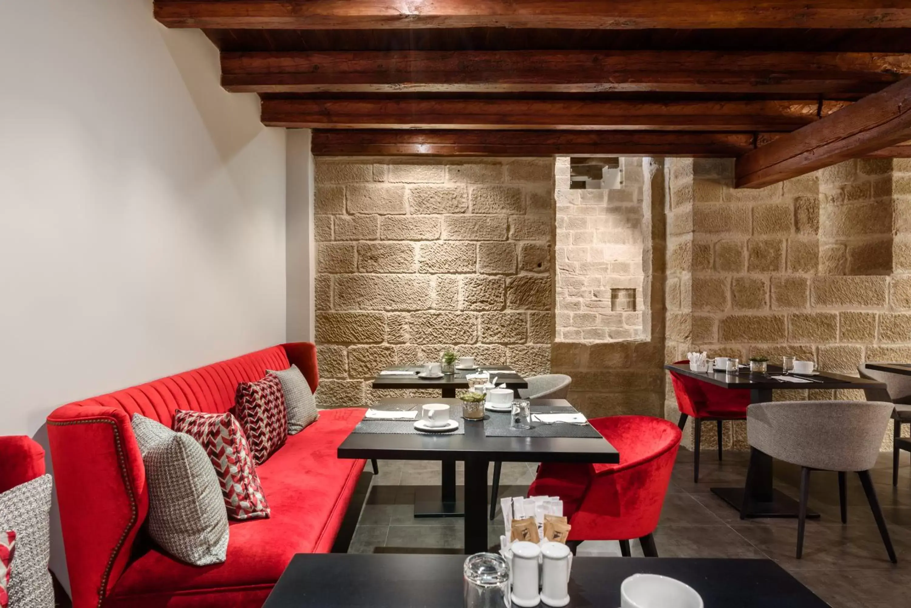 Lounge or bar, Restaurant/Places to Eat in Eurostars Fuerte Ruavieja