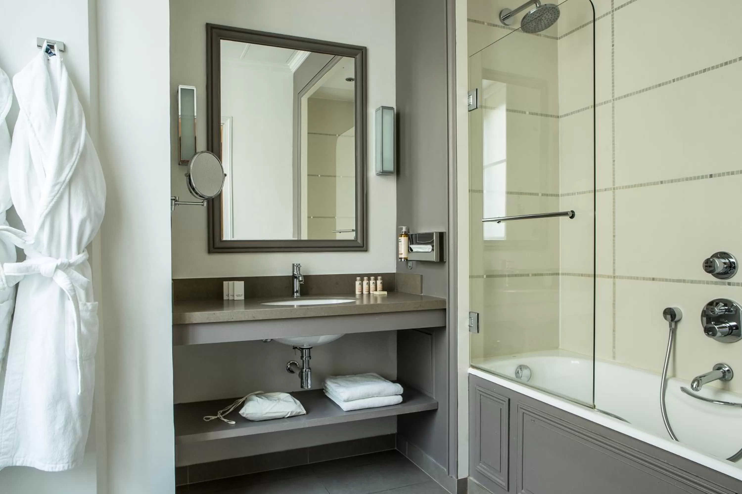 Bathroom in Hôtel Mansart - Esprit de France