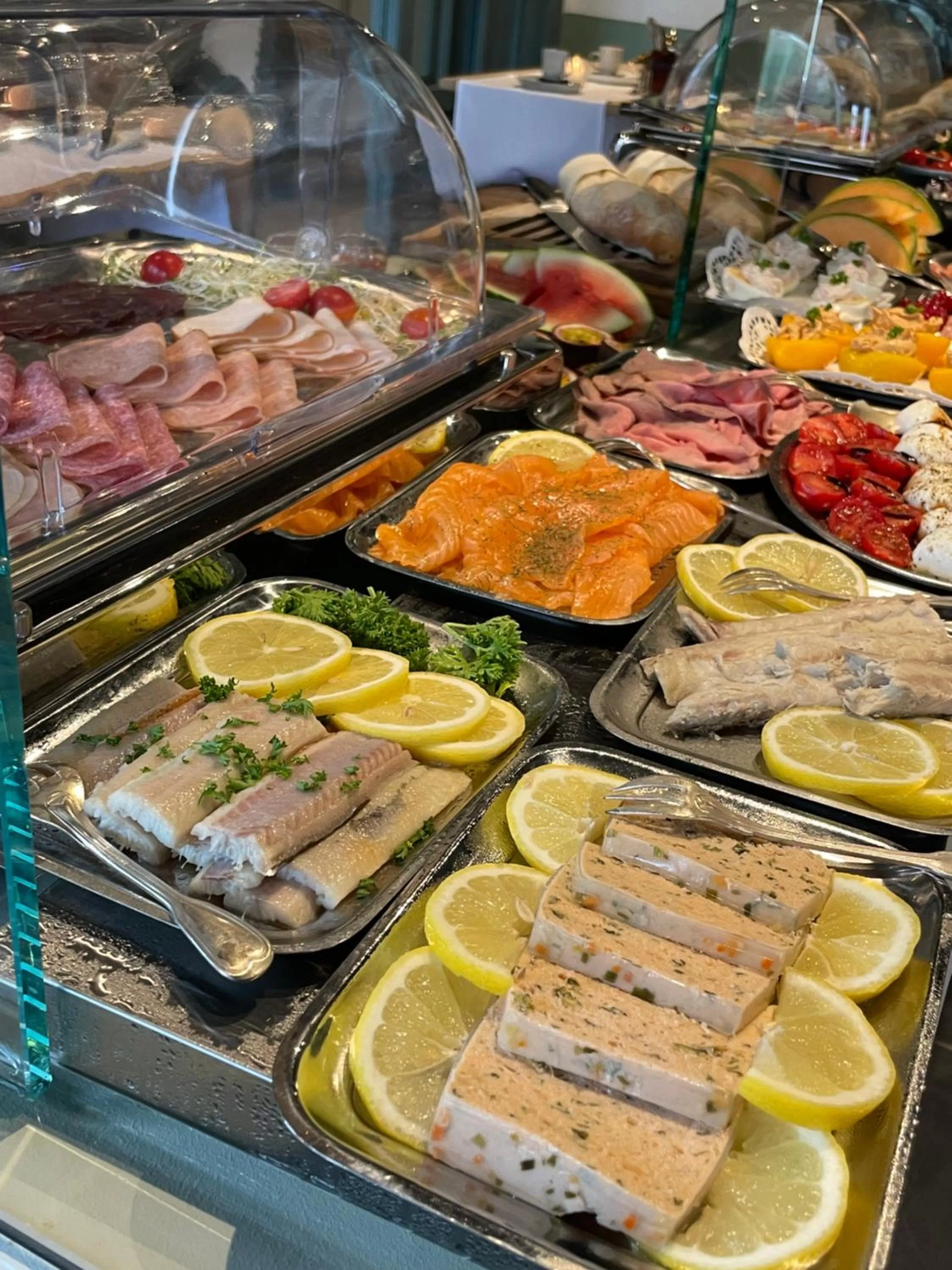 Food and drinks in Hotel Villa Verdi