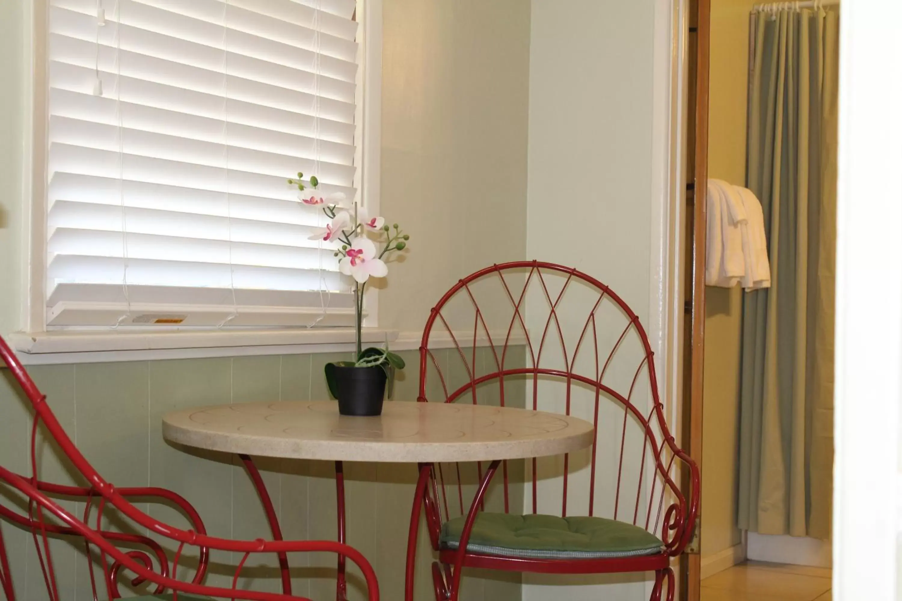 Dining area, Seating Area in El Rancho Motel