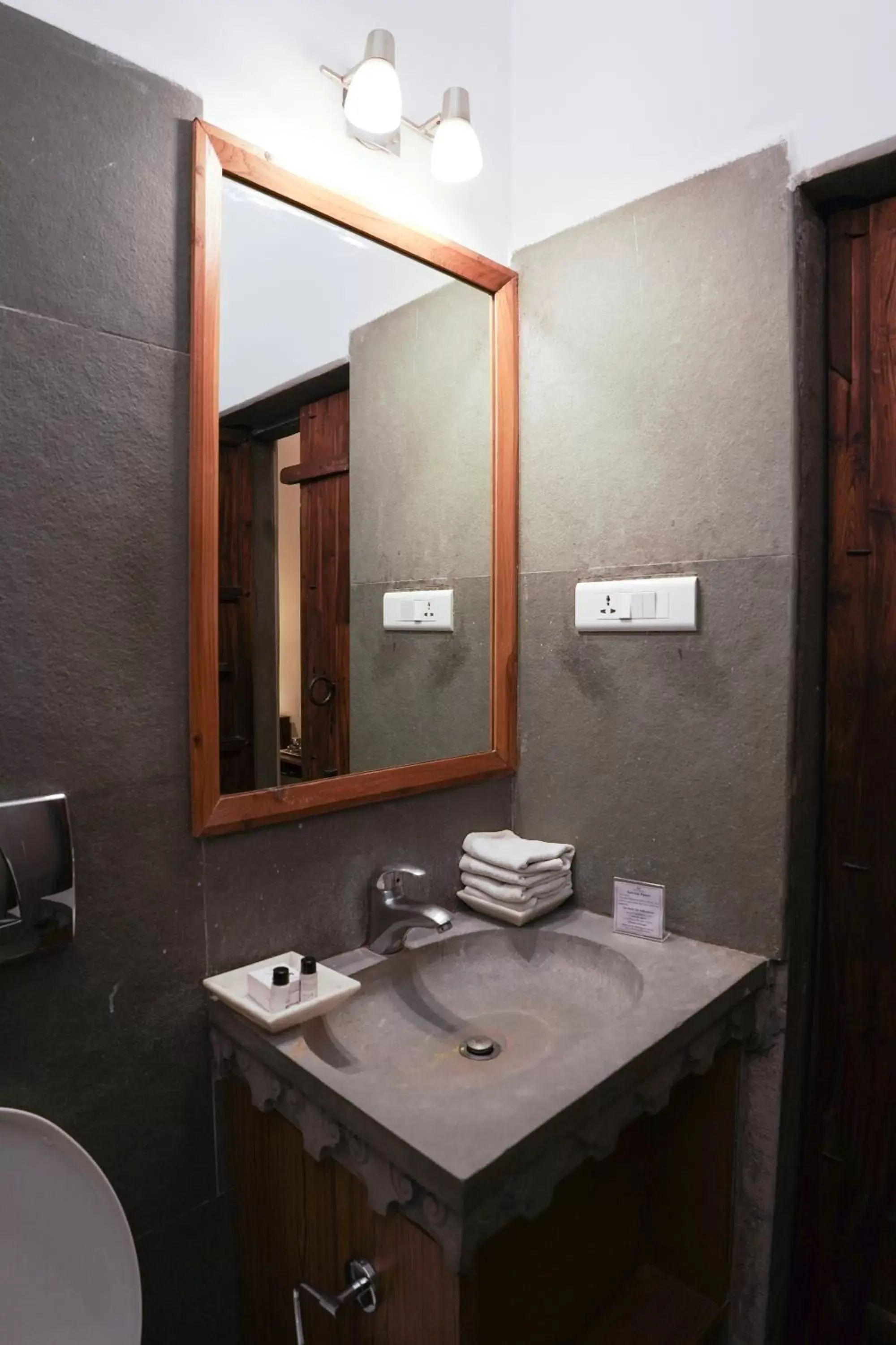 Bathroom in Madri Haveli