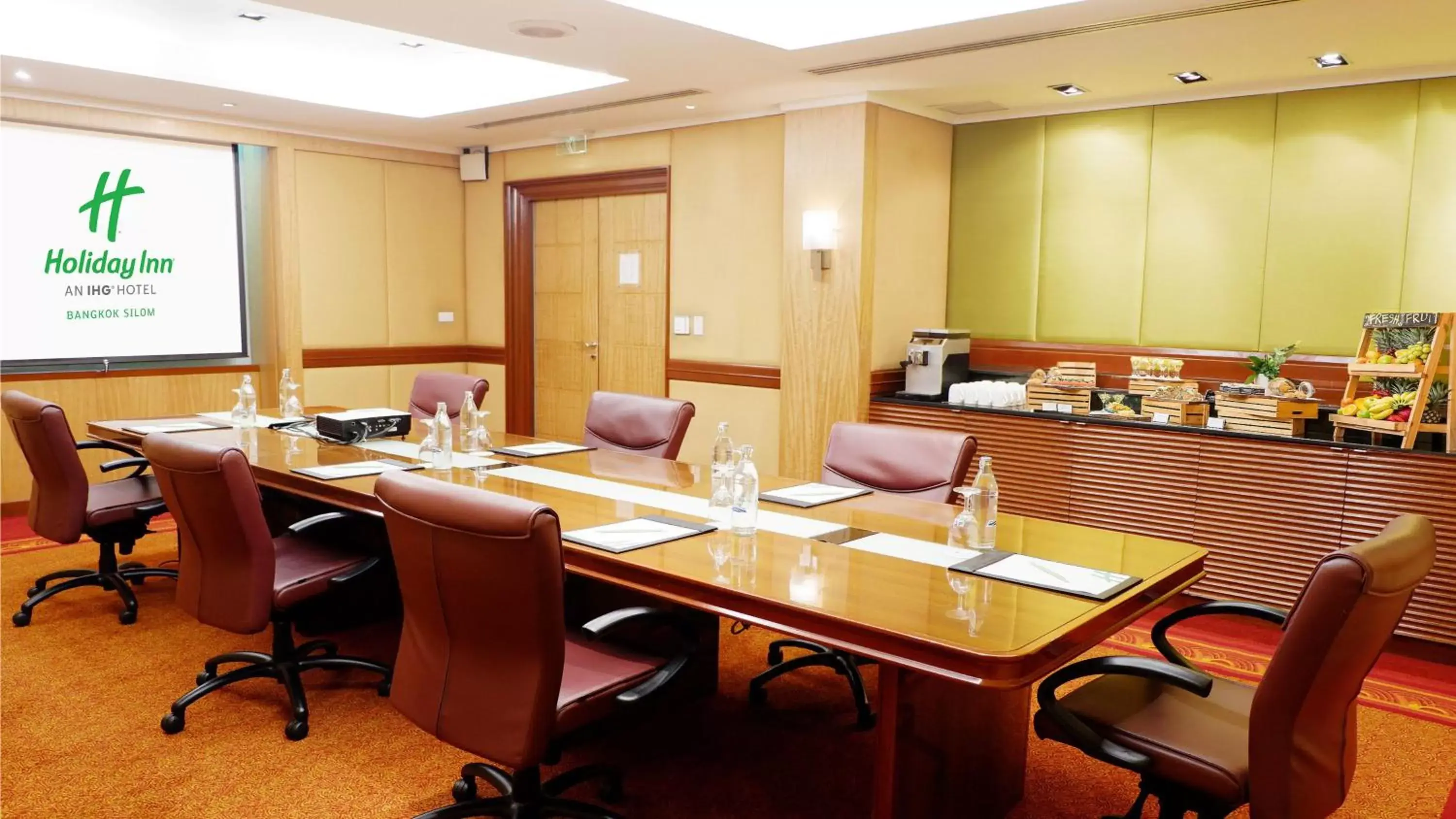 Meeting/conference room in Holiday Inn Bangkok Silom, an IHG Hotel
