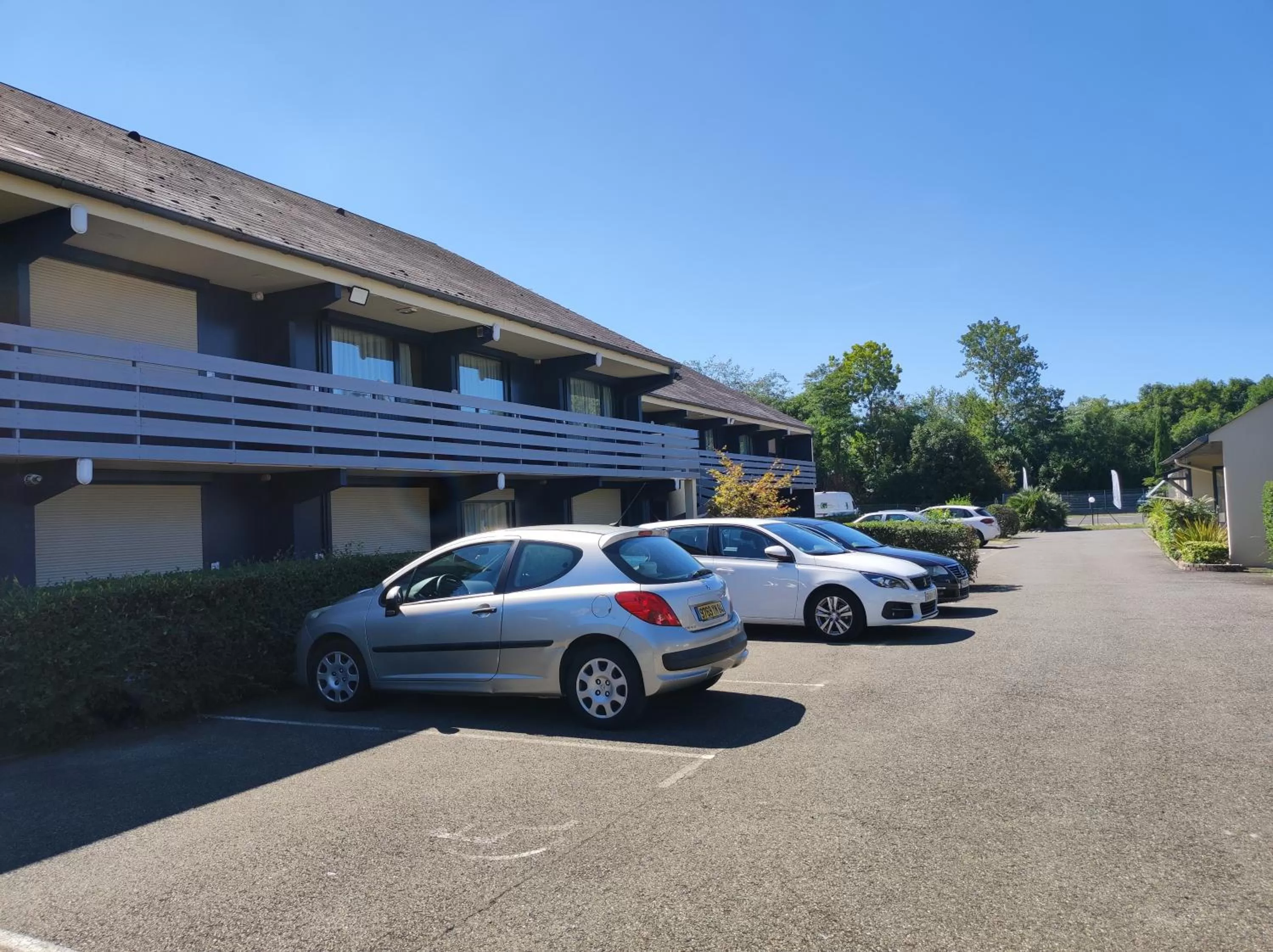 Property building in Kyriad Tarbes Odos