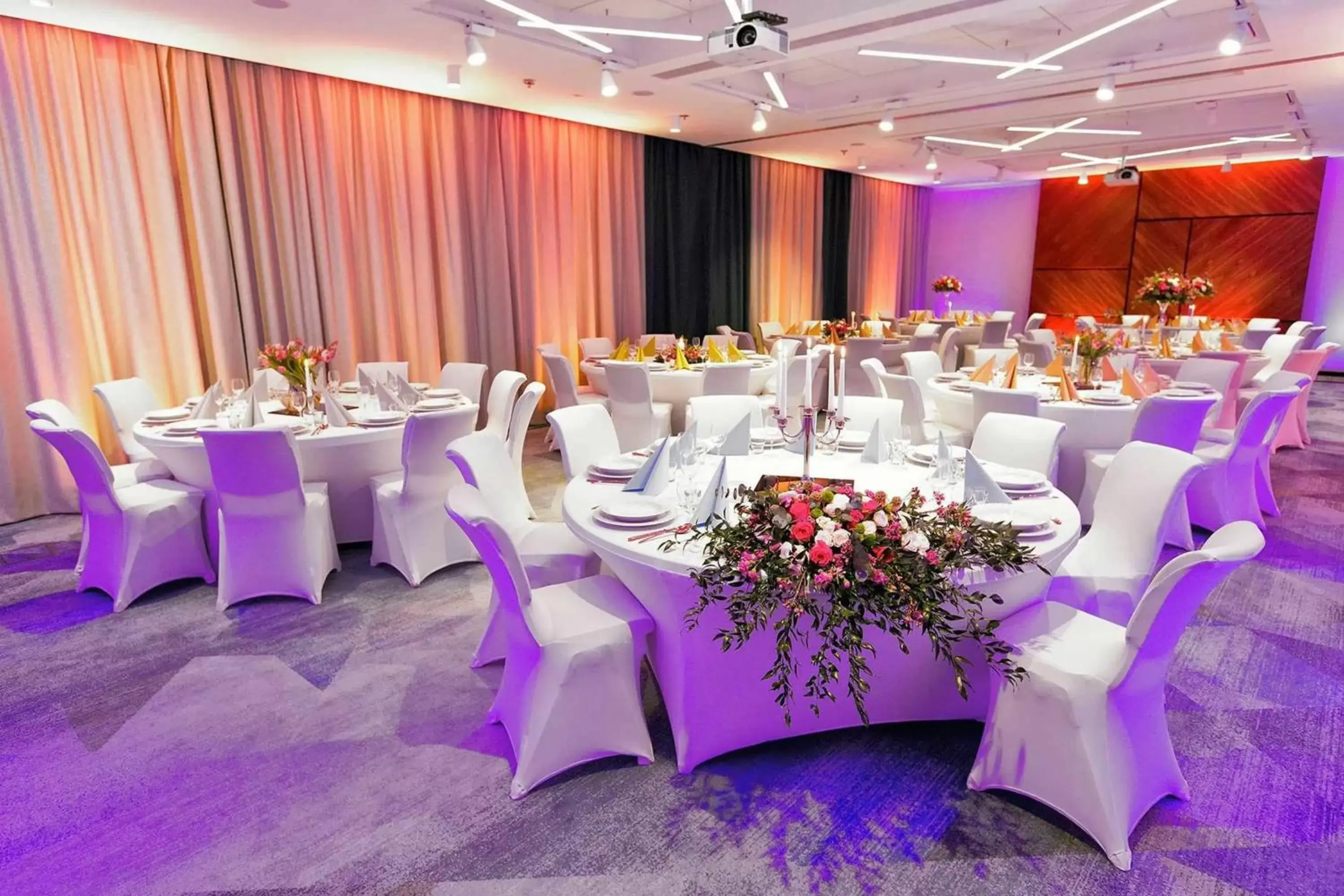 Photo of the whole room, Banquet Facilities in Courtyard by Marriott Katowice City Center