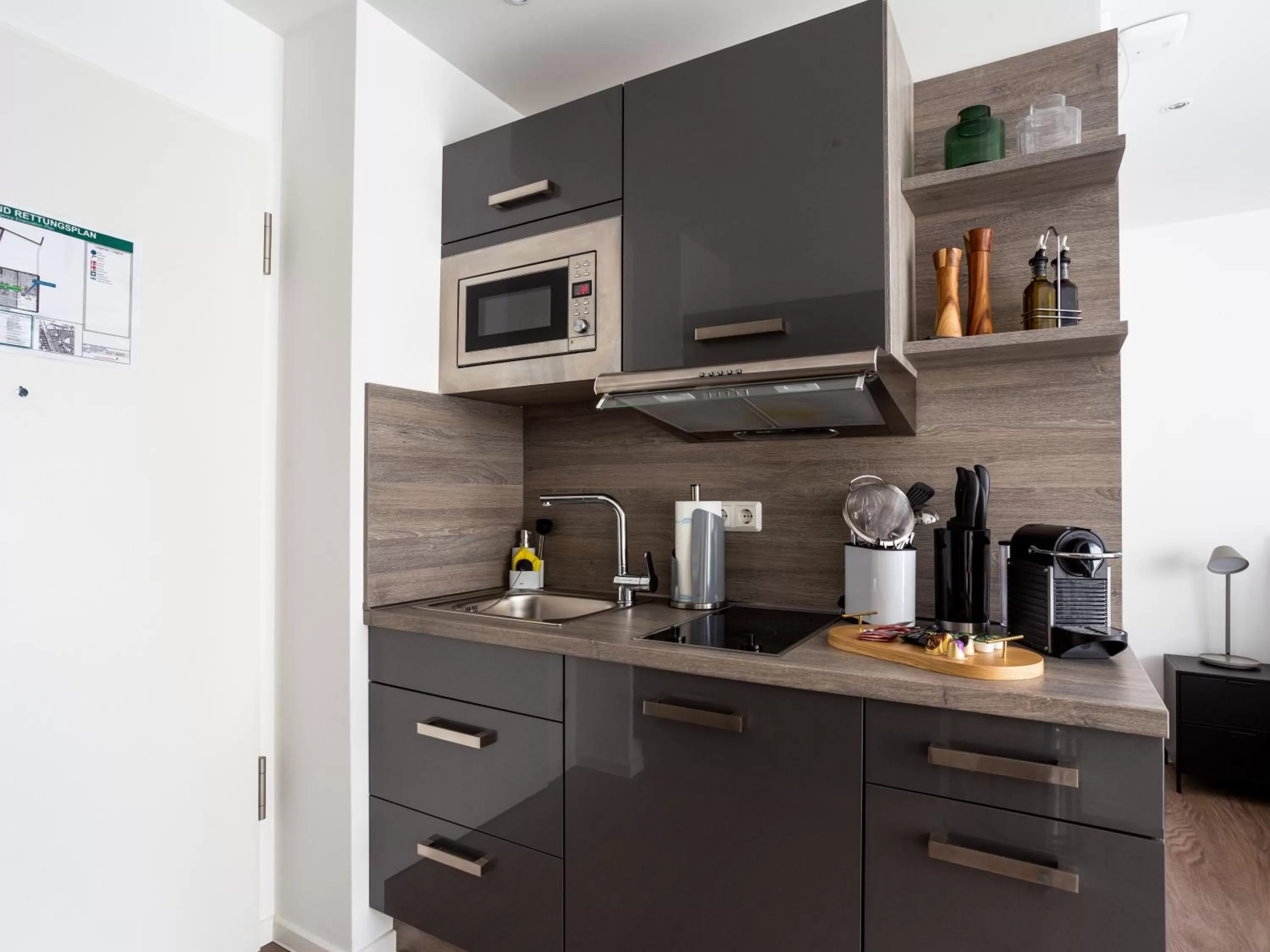 Coffee/tea facilities in Limehome Köln Friesenplatz - Digital Access