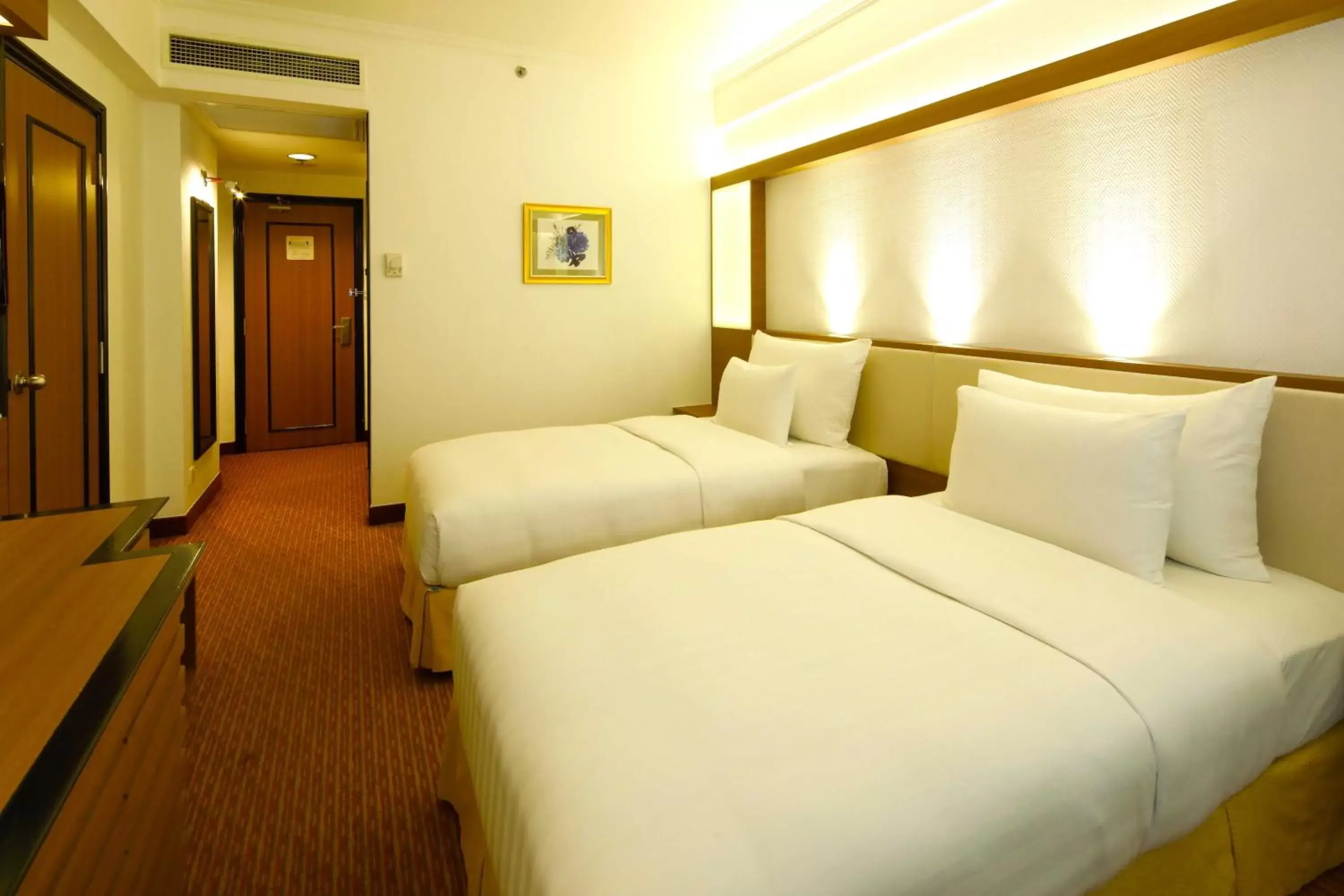 Photo of the whole room, Bed in Sunway Hotel Hanoi