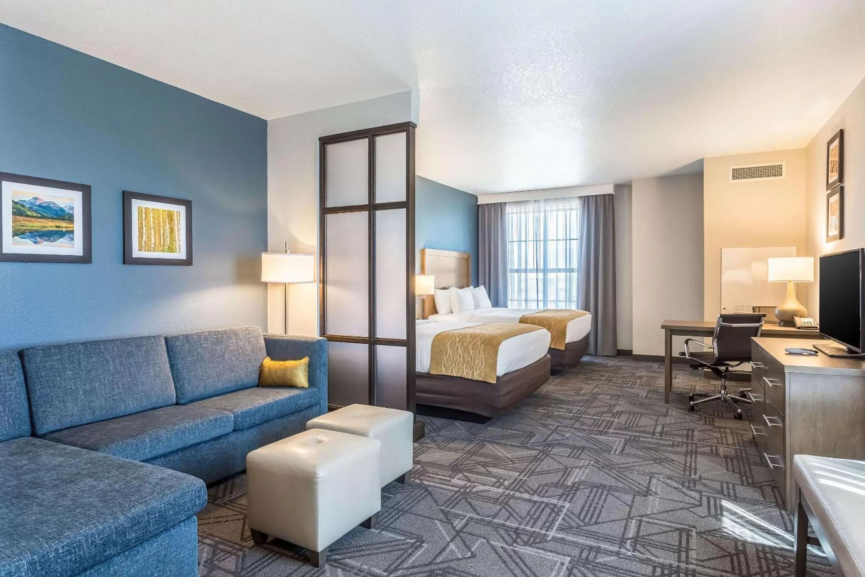 Bedroom, Seating Area in Comfort Inn & Suites Salt Lake City Airport