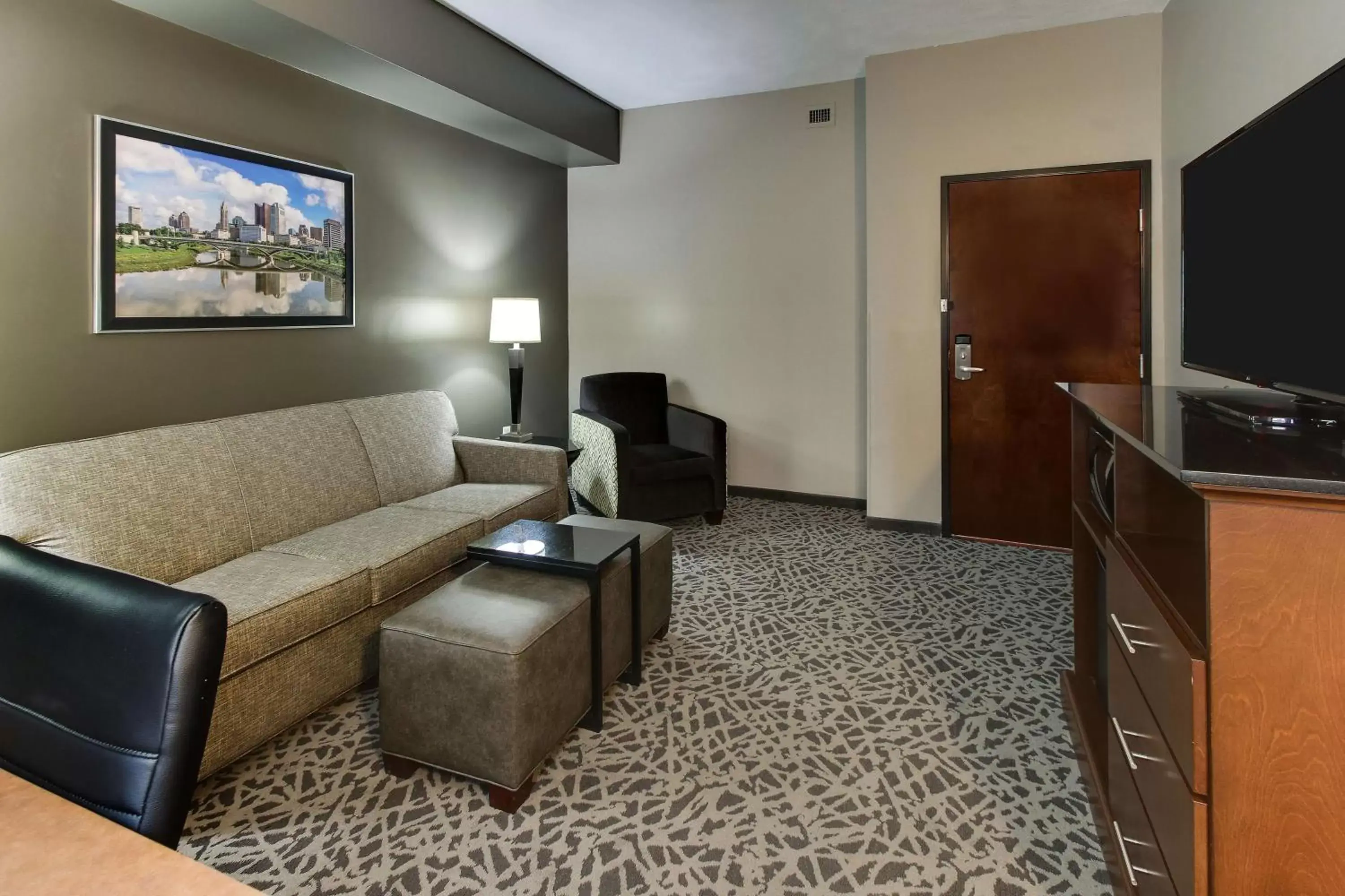 Photo of the whole room, TV/Entertainment Center in Drury Inn & Suites Columbus Polaris