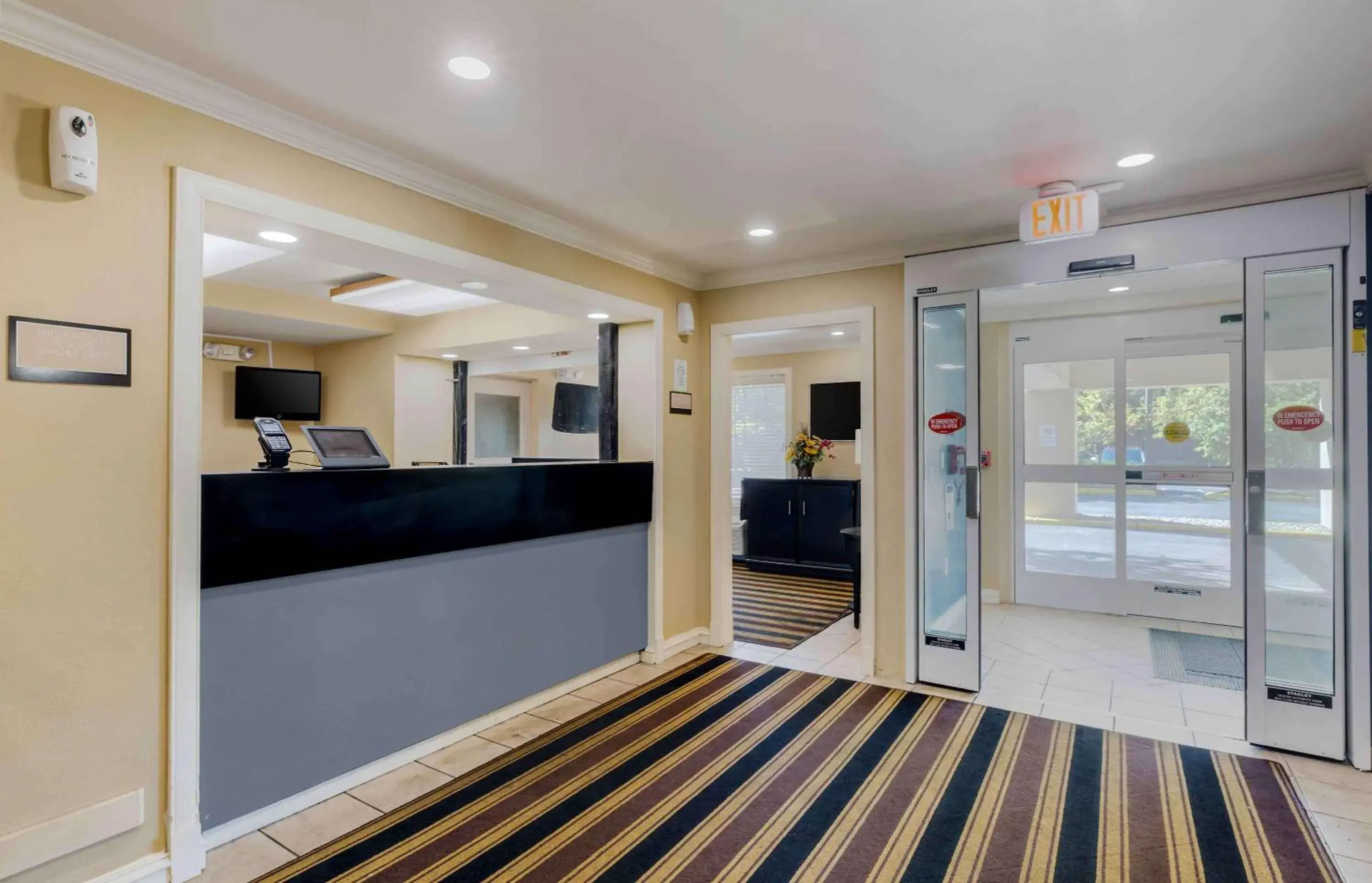 Lobby or reception, Lobby/Reception in Extended Stay America Suites - Boston - Waltham - 52 4th Ave