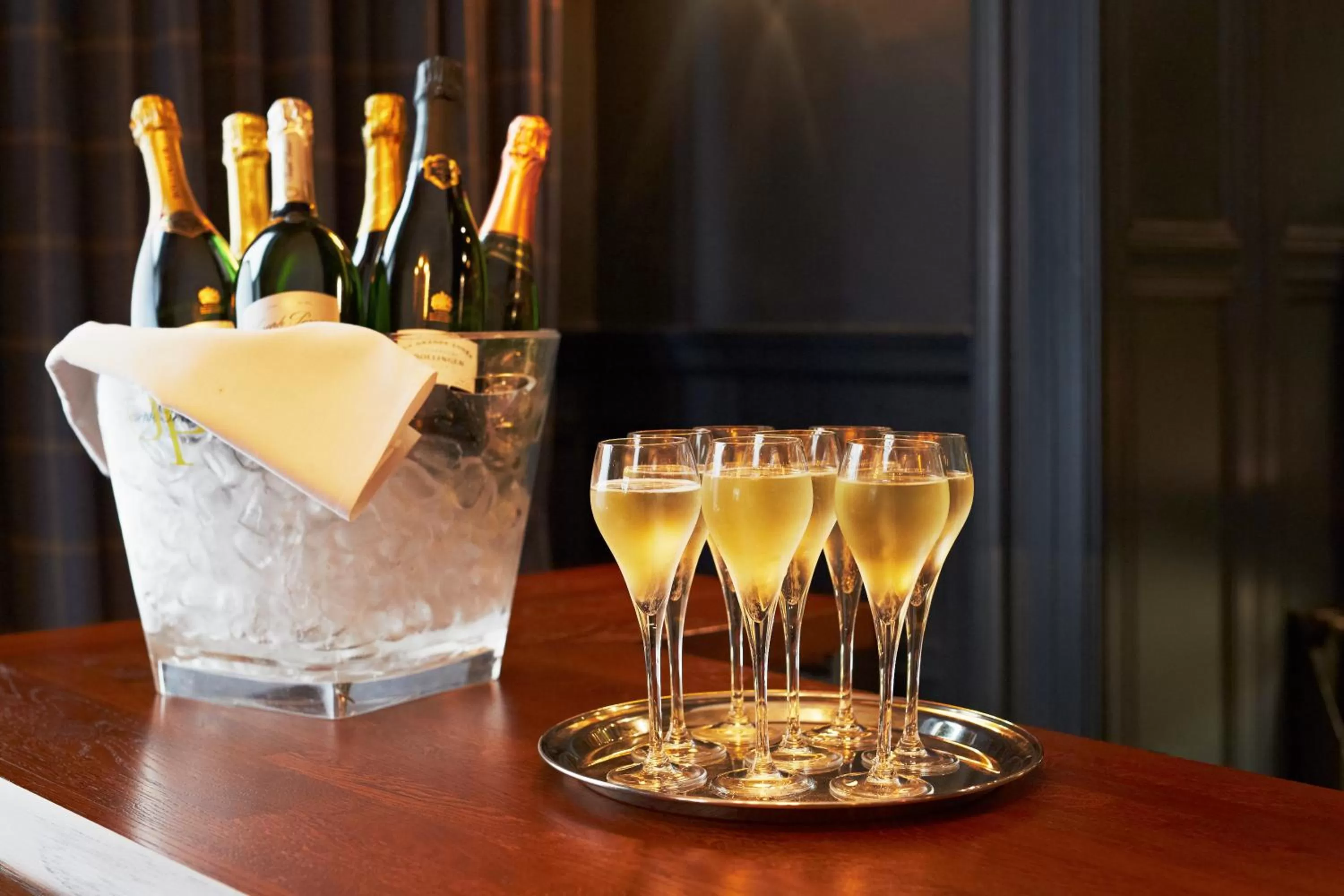 Lounge or bar in The Roseate Edinburgh - Small Luxury Hotels of the World