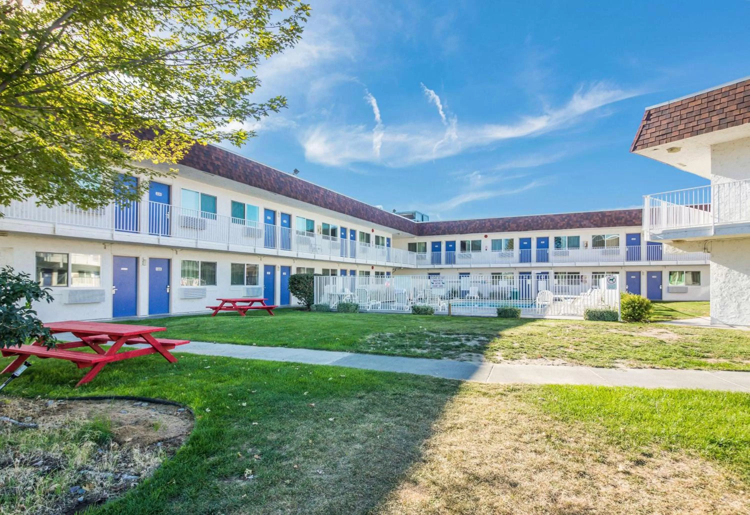 Property building in Motel 6-Moses Lake, WA