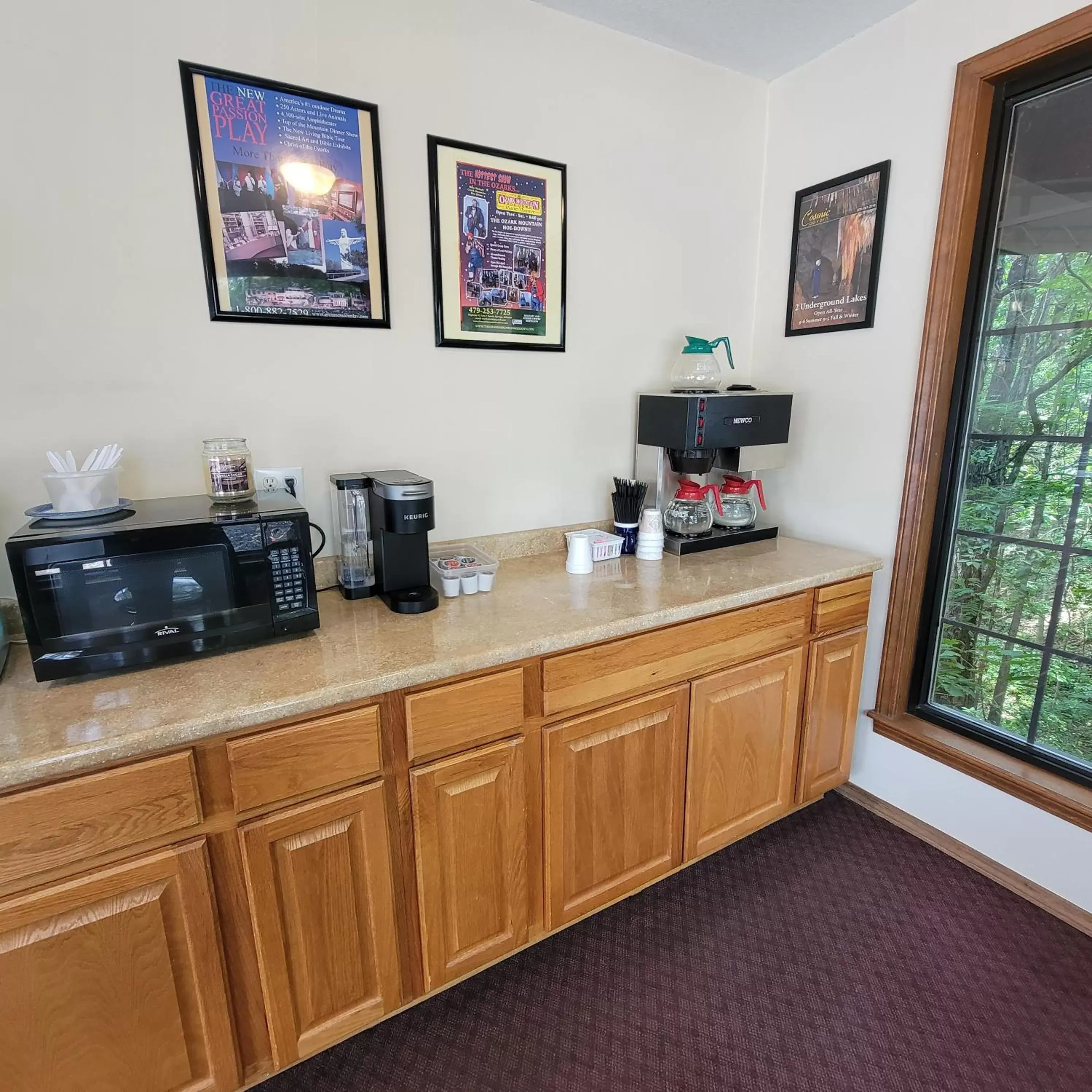 Coffee/tea facilities in Candlewick Inn and Suites